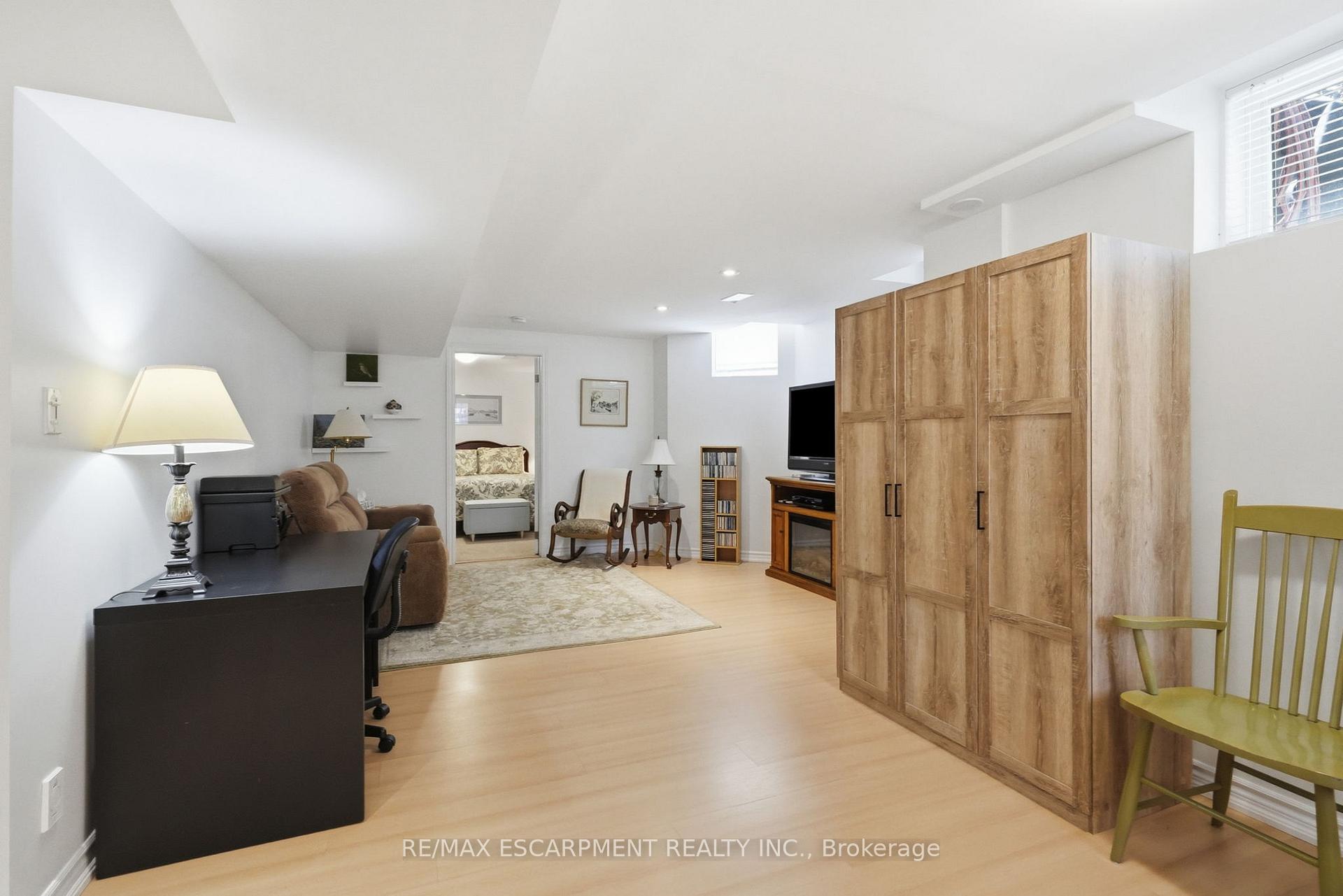 Photo 40 of 5347 Jameson Crescent, Burlington, Orchard — HOMEH