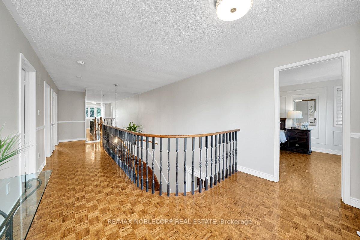 Photo 22 of 3 Castlehill Road, Vaughan, Maple — HOMEH