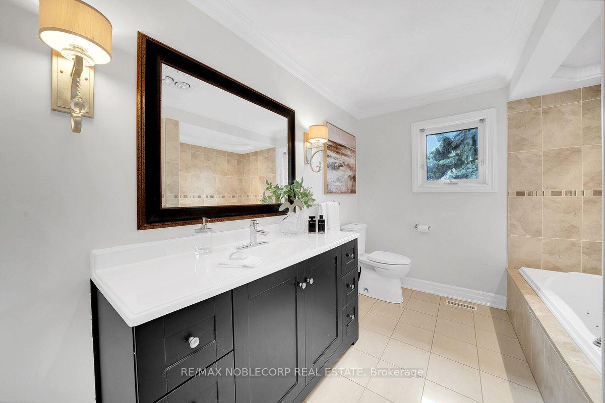 Photo 26 of 3 Castlehill Road, Vaughan, Maple — HOMEH
