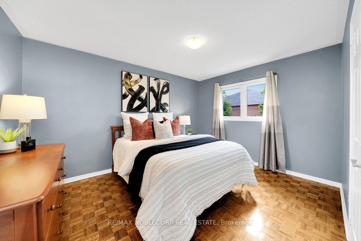 Photo 31 of 3 Castlehill Road, Vaughan, Maple — HOMEH