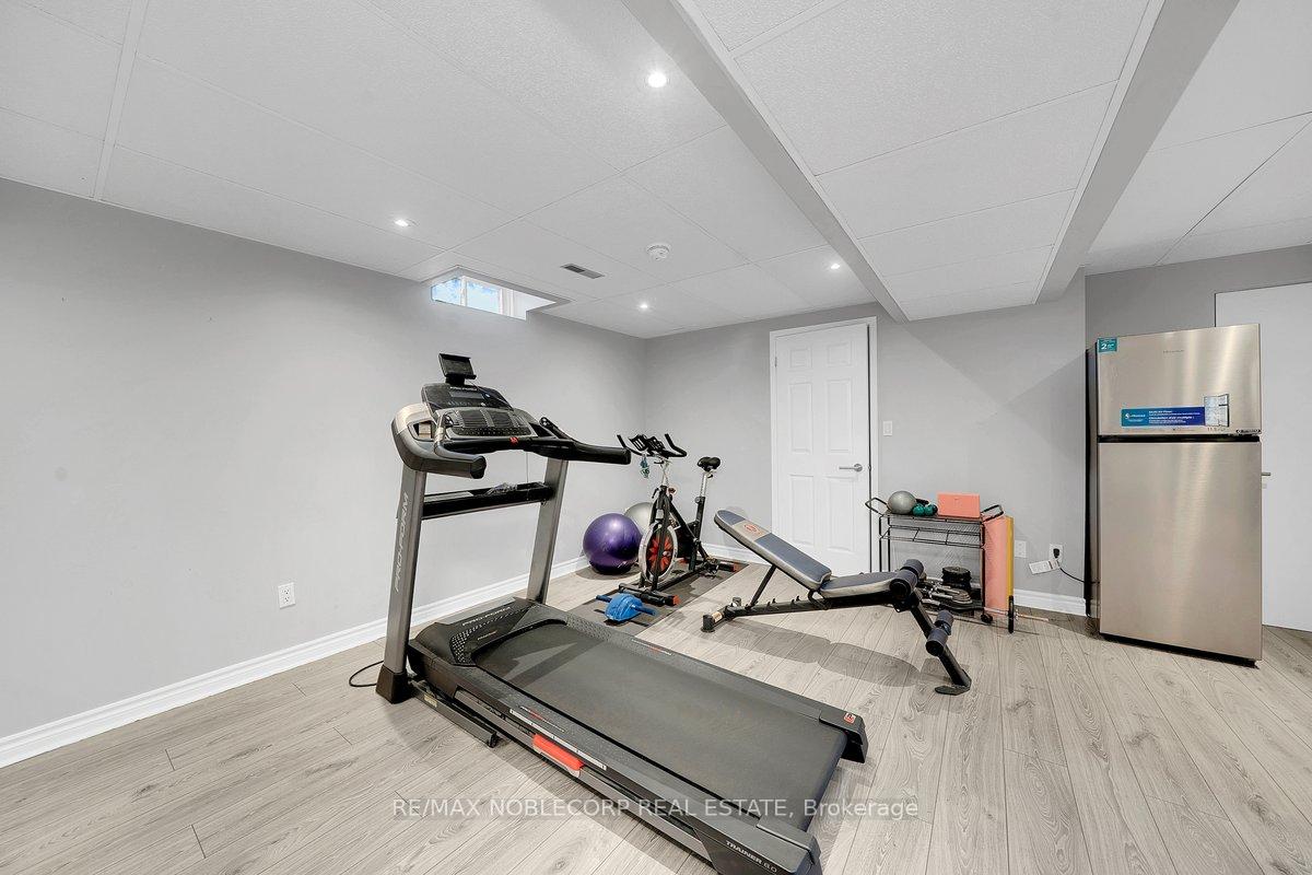 Photo 34 of 3 Castlehill Road, Vaughan, Maple — HOMEH