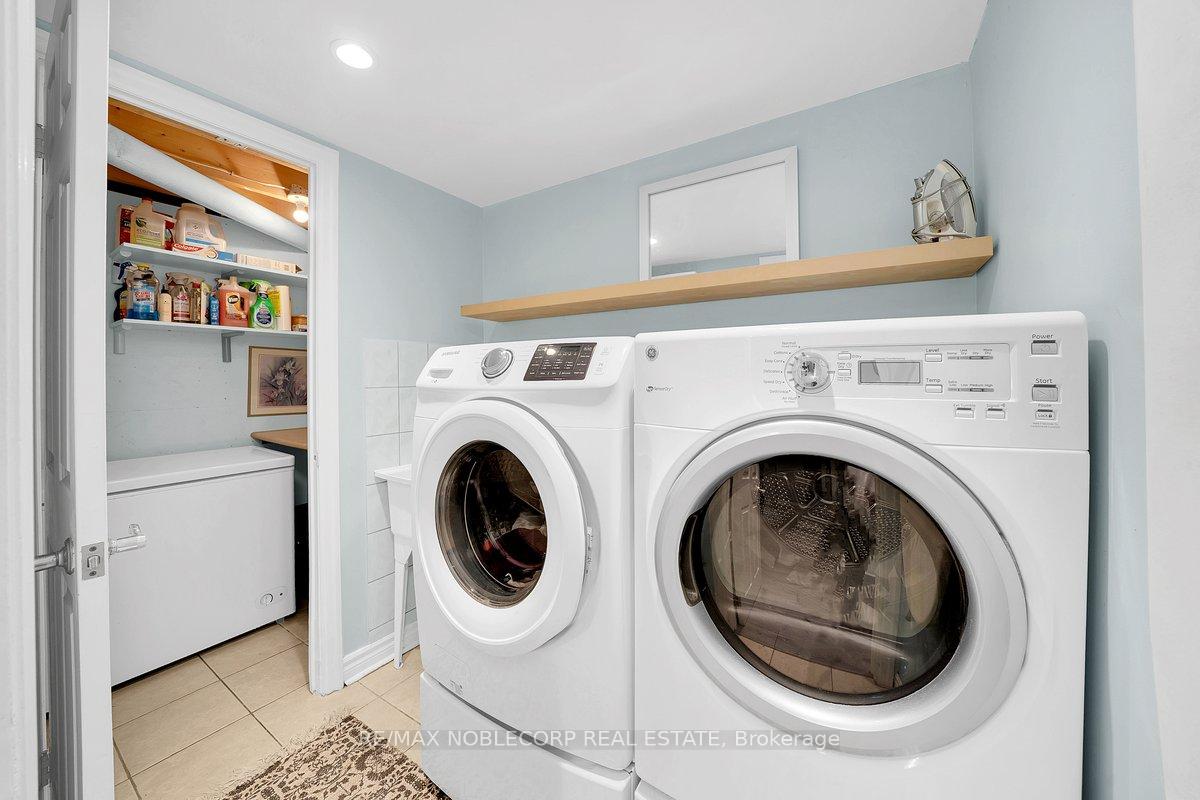 Photo 38 of 3 Castlehill Road, Vaughan, Maple — HOMEH