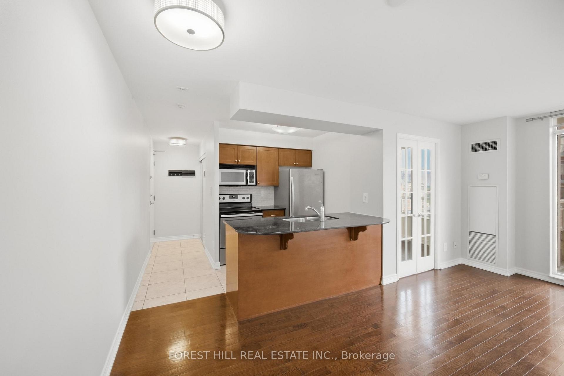 Photo 5 of Unit 1404, 60 St Clair Avenue W, Toronto, Yonge-St. Clair — HOMEH