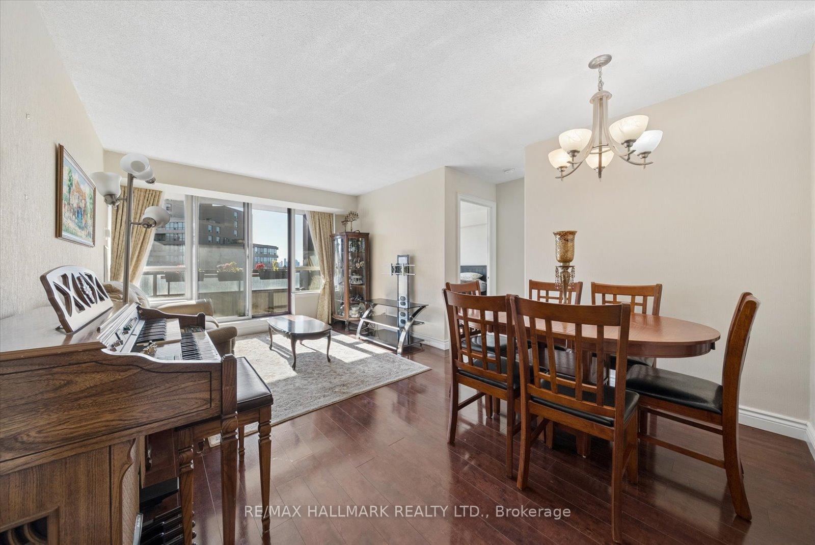 Photo 9 of Unit 512, 81 Townsgate Drive, Vaughan, Crestwood-Springfarm-Yorkhill — HOMEH
