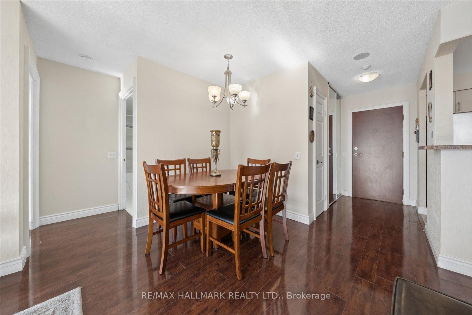 Photo 11 of Unit 512, 81 Townsgate Drive, Vaughan, Crestwood-Springfarm-Yorkhill — HOMEH