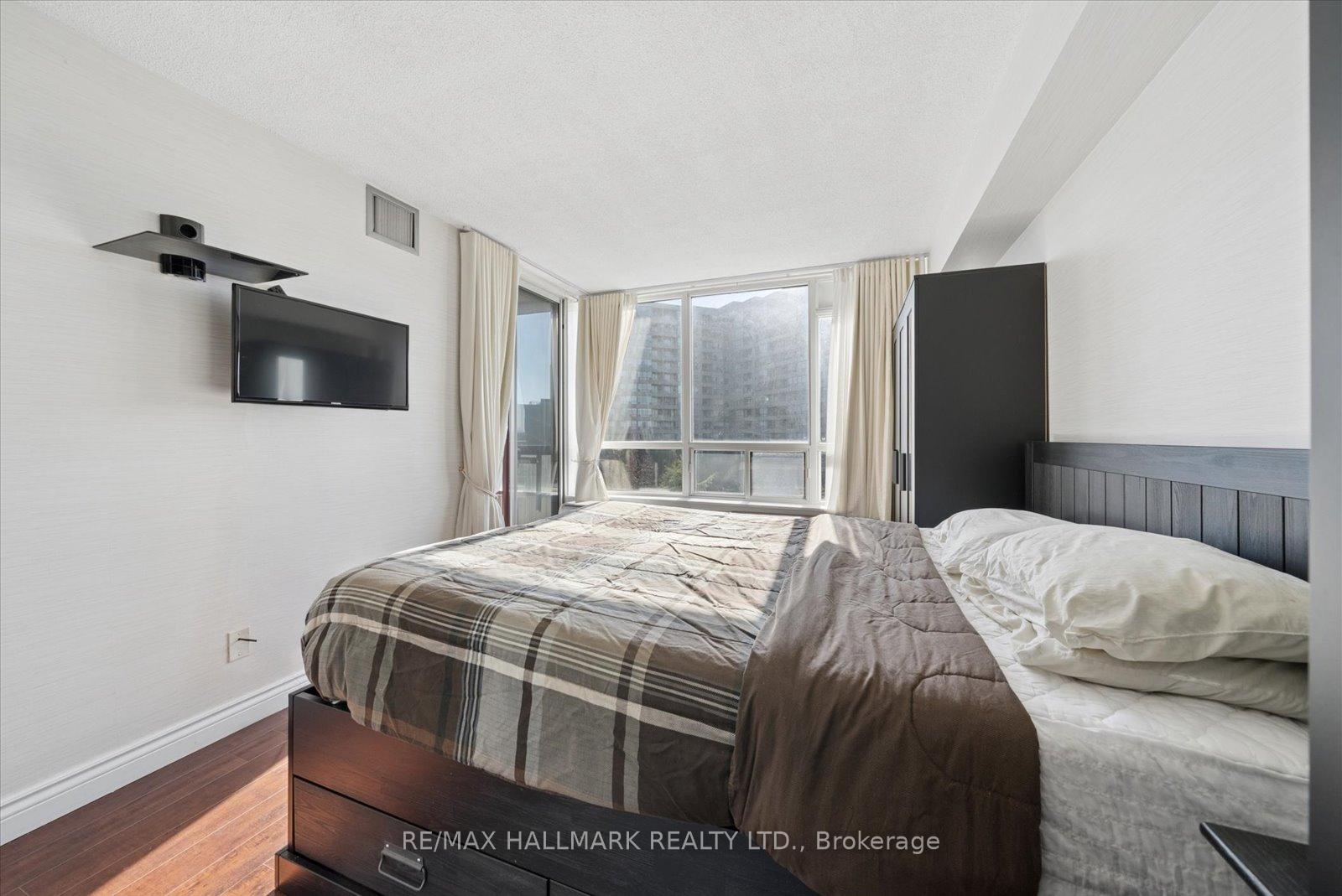 Photo 17 of Unit 512, 81 Townsgate Drive, Vaughan, Crestwood-Springfarm-Yorkhill — HOMEH
