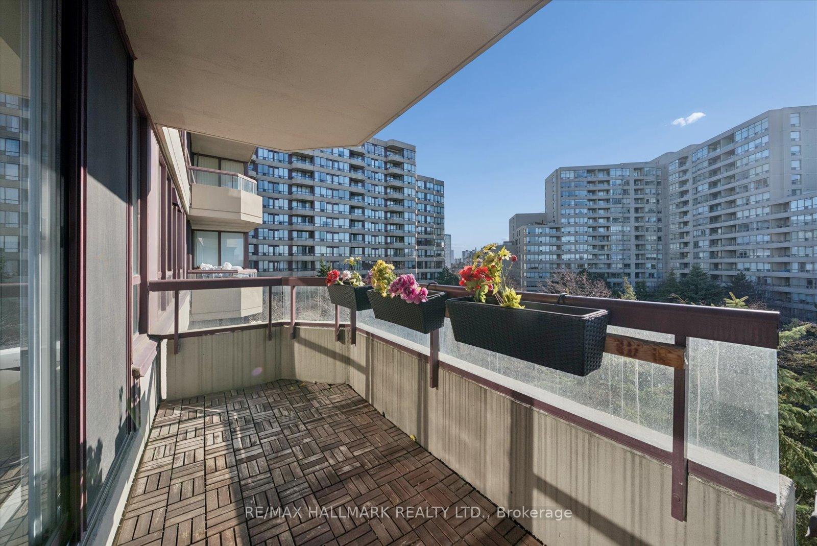Photo 23 of Unit 512, 81 Townsgate Drive, Vaughan, Crestwood-Springfarm-Yorkhill — HOMEH