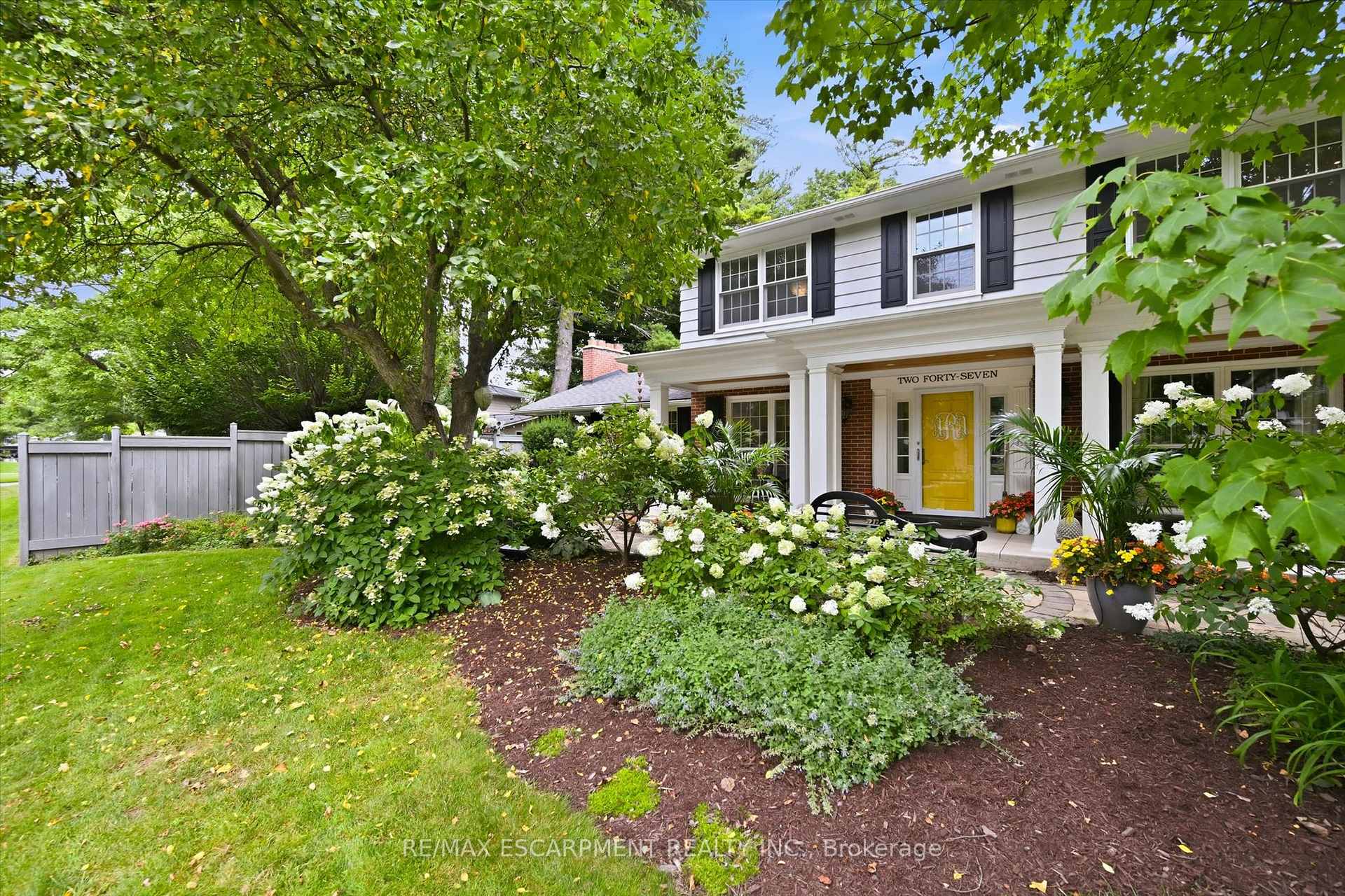 Photo 4 of 247 Linwood Crescent, Burlington, Appleby — HOMEH