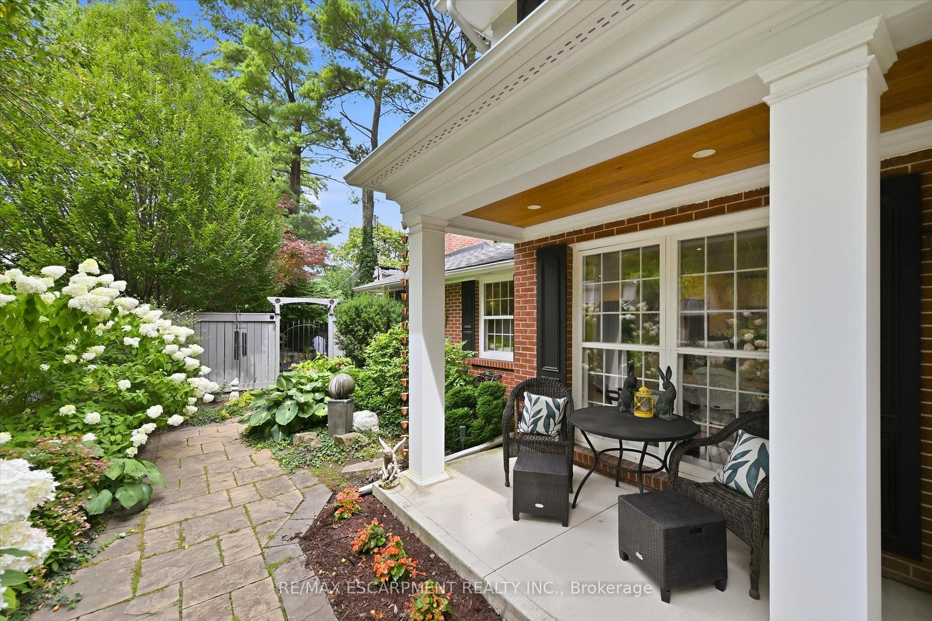Photo 8 of 247 Linwood Crescent, Burlington, Appleby — HOMEH