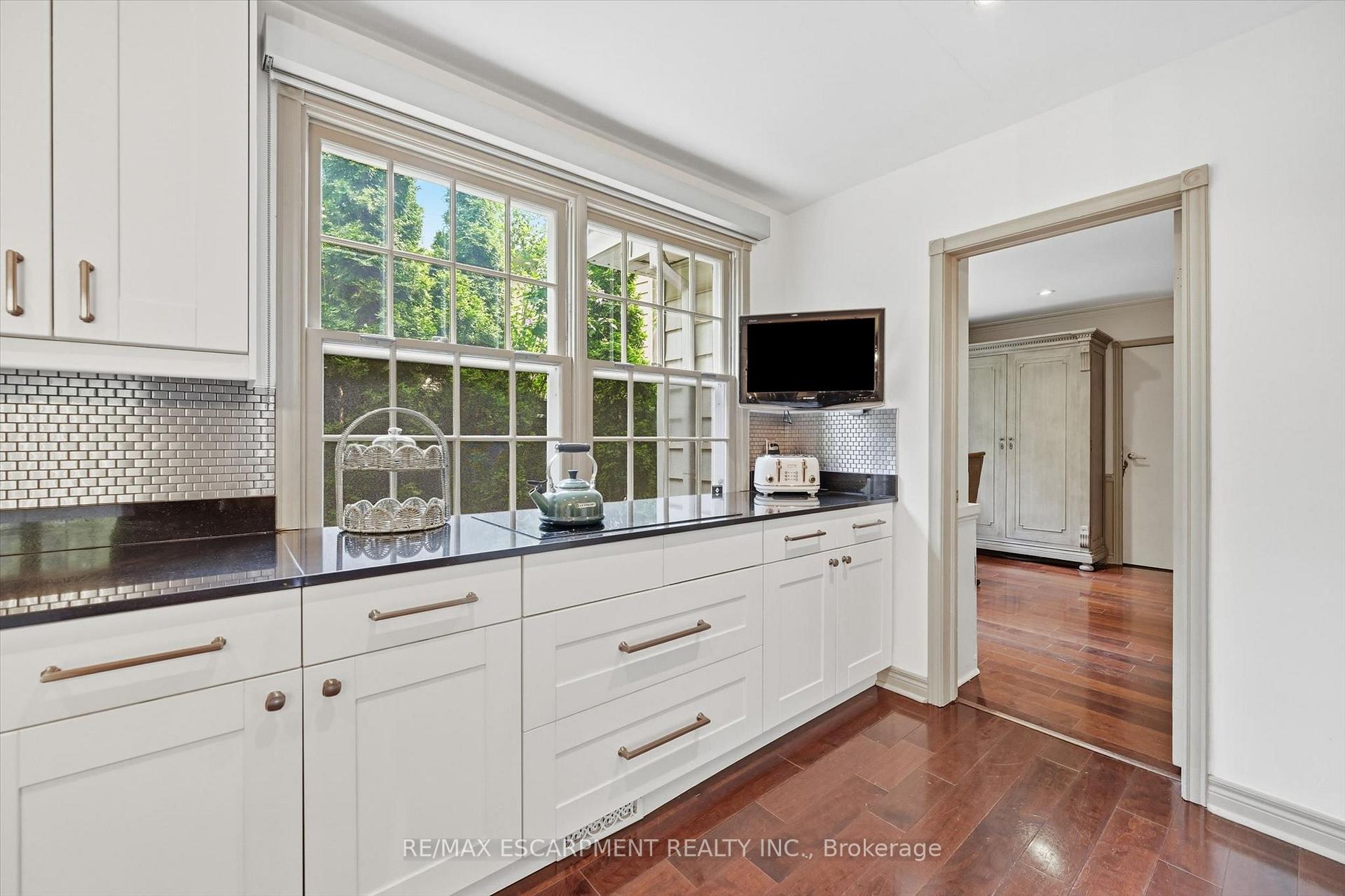 Photo 20 of 247 Linwood Crescent, Burlington, Appleby — HOMEH