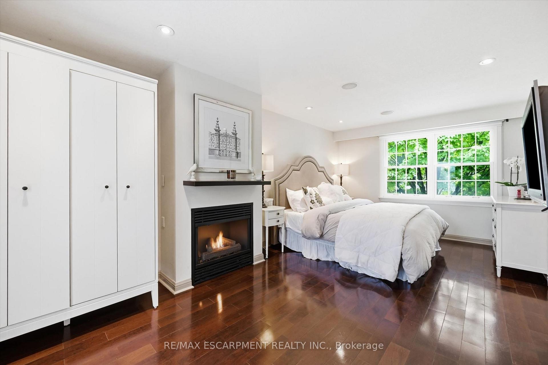 Photo 28 of 247 Linwood Crescent, Burlington, Appleby — HOMEH