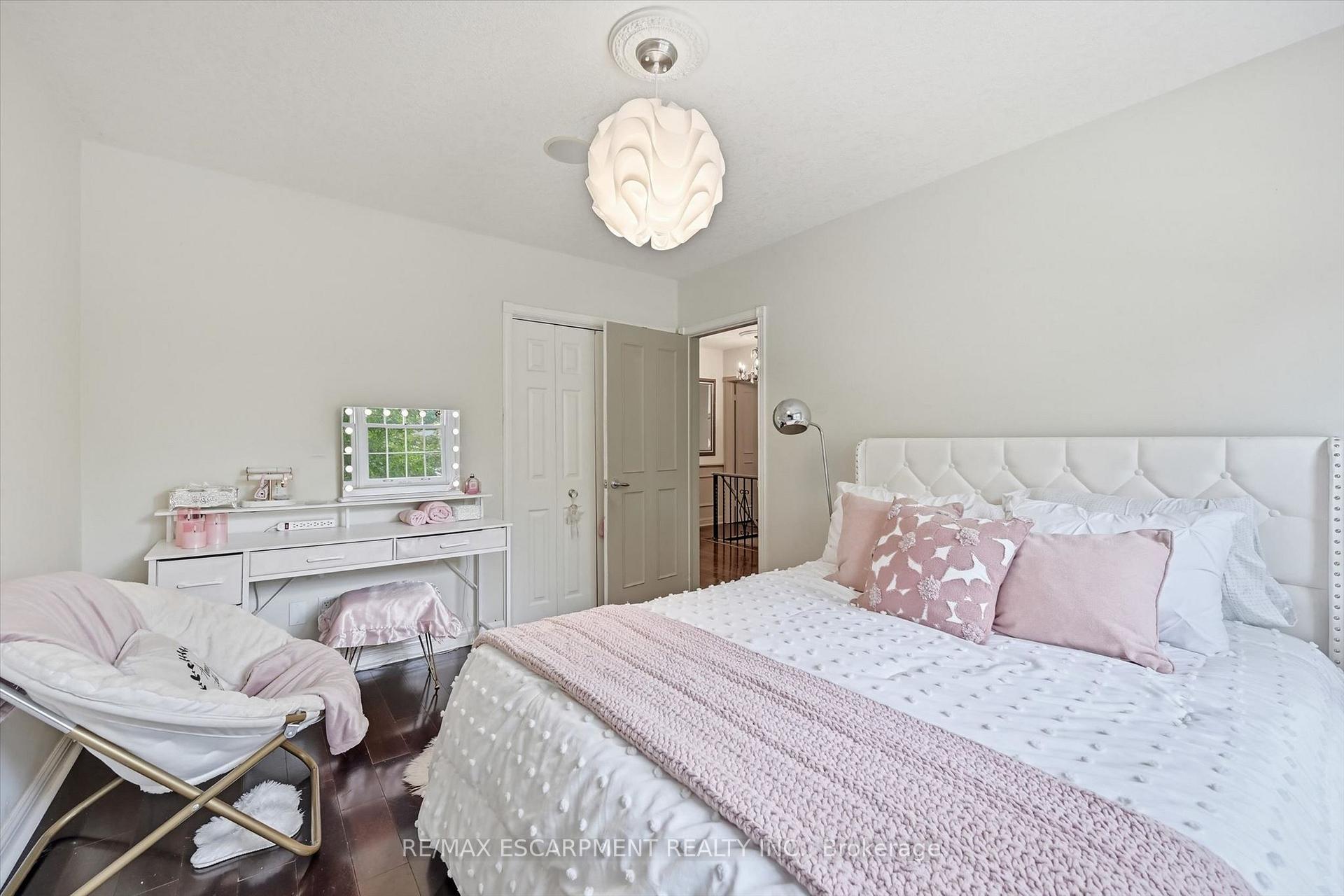 Photo 34 of 247 Linwood Crescent, Burlington, Appleby — HOMEH