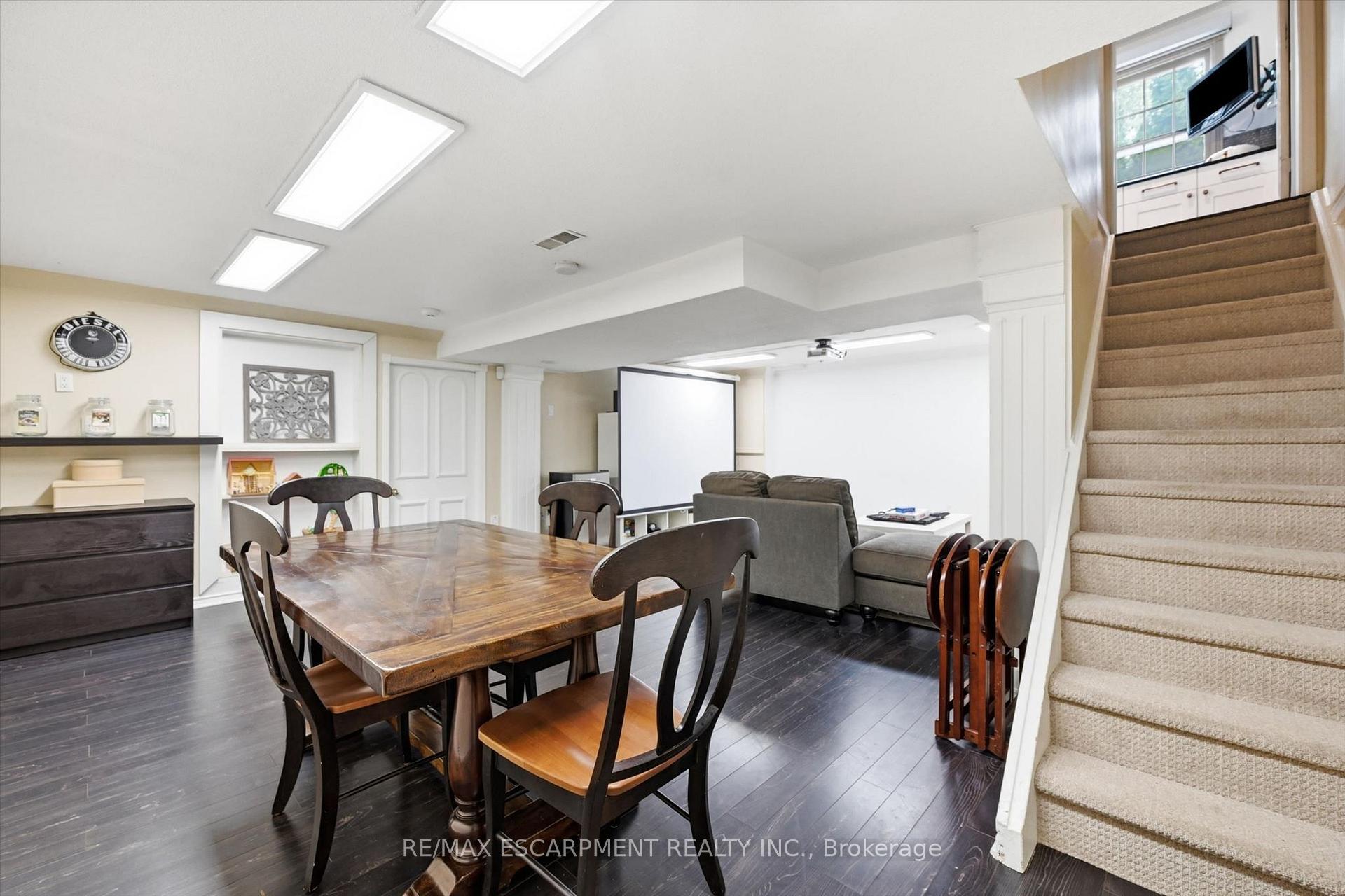 Photo 38 of 247 Linwood Crescent, Burlington, Appleby — HOMEH