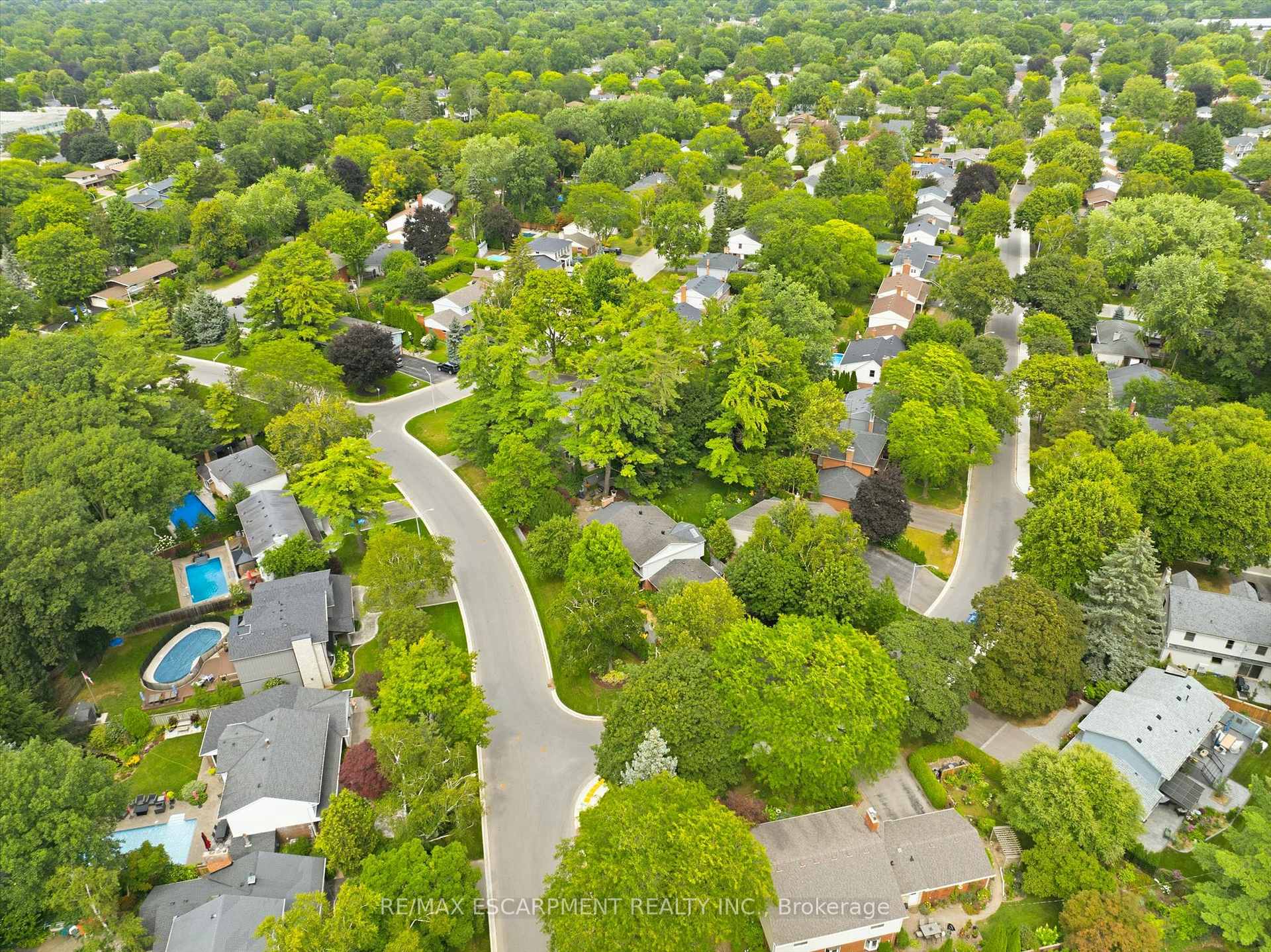 Photo 45 of 247 Linwood Crescent, Burlington, Appleby — HOMEH