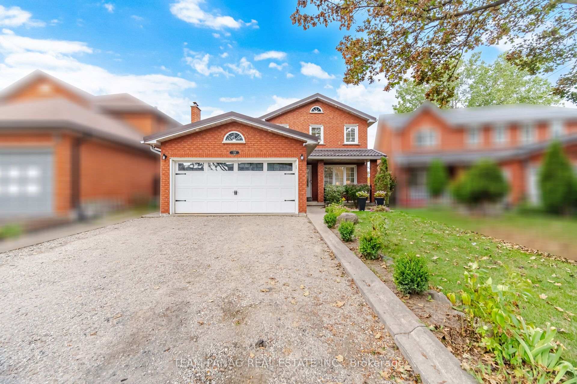 Photo 2 of 129 Bankview Circle, Etobicoke, West Humber-Clairville — HOMEH