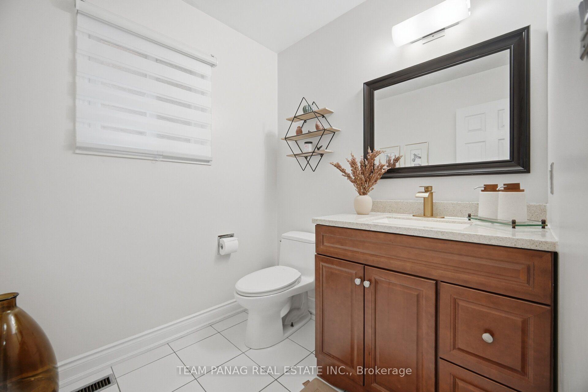 Photo 16 of 129 Bankview Circle, Etobicoke, West Humber-Clairville — HOMEH