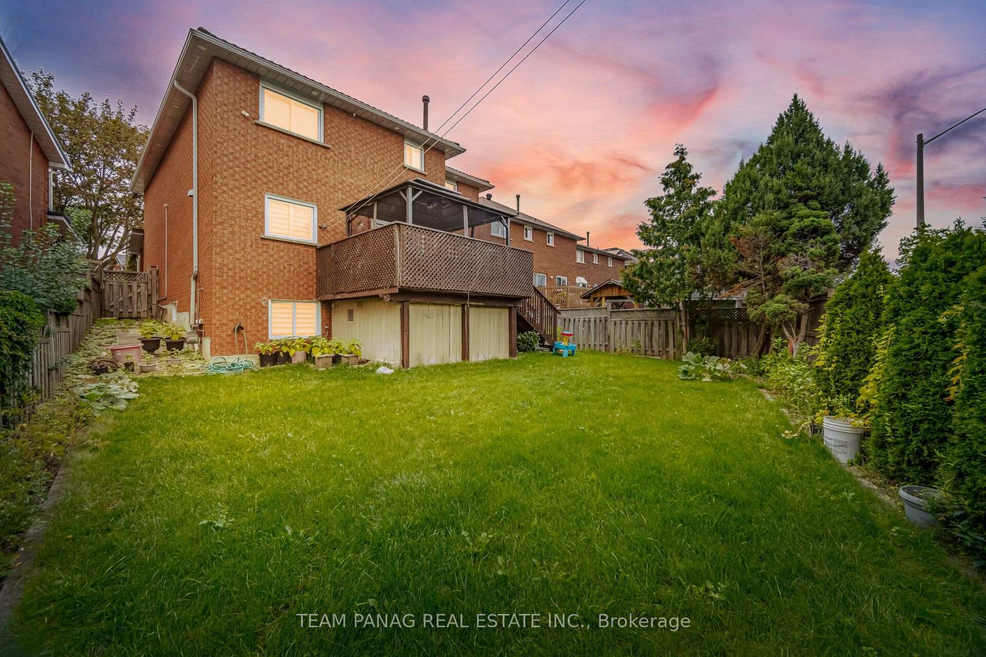 Photo 48 of 129 Bankview Circle, Etobicoke, West Humber-Clairville — HOMEH