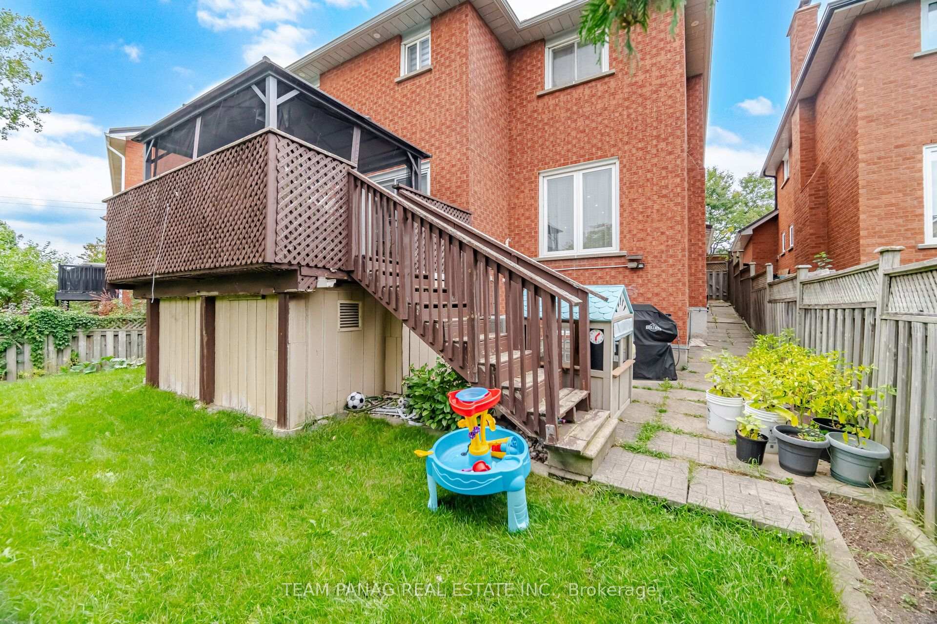 Photo 50 of 129 Bankview Circle, Etobicoke, West Humber-Clairville — HOMEH