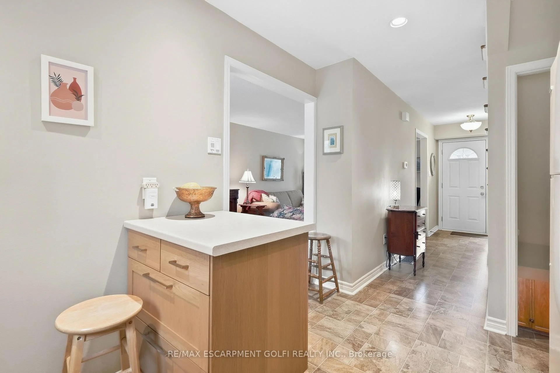 Photo 6 of Unit 9, 199 York Road, Hamilton, Cootes Paradise — HOMEH