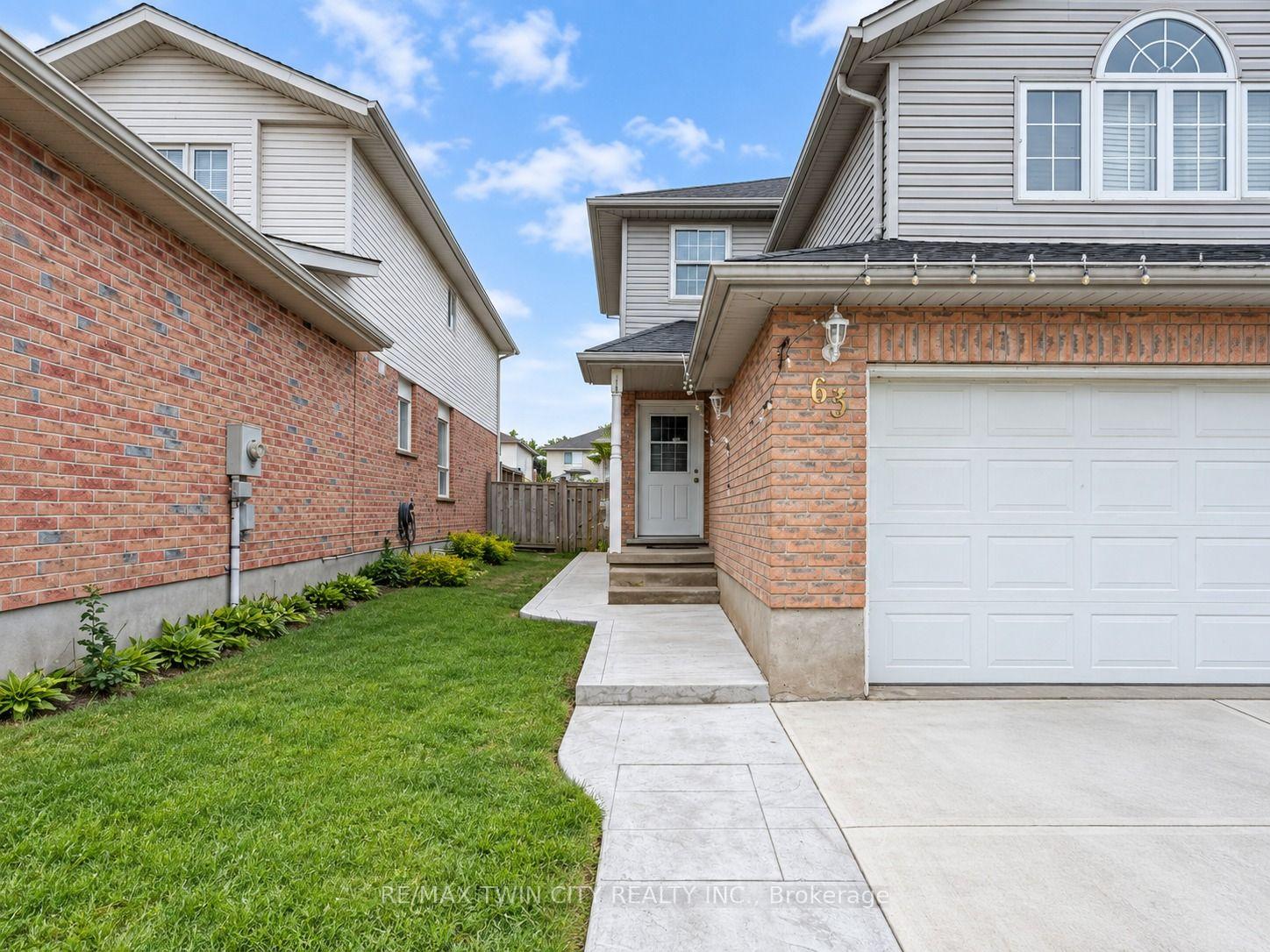 Photo 3 of 63 Orchid Crescent, Kitchener, Larentian West — HOMEH
