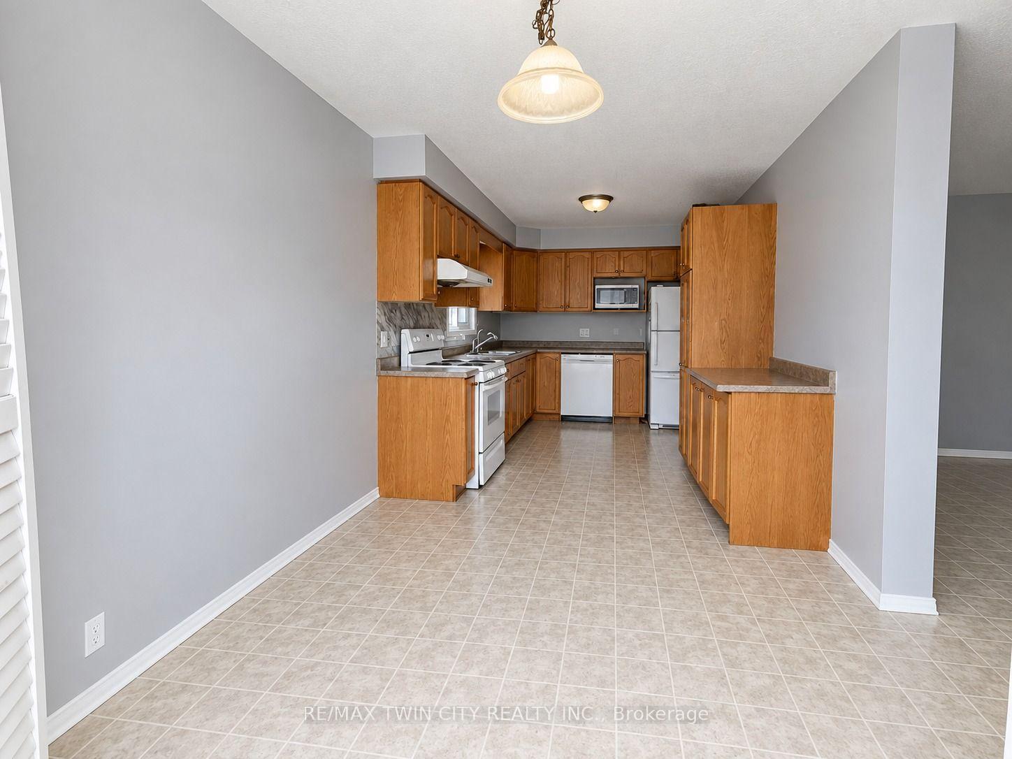 Photo 7 of 63 Orchid Crescent, Kitchener, Larentian West — HOMEH