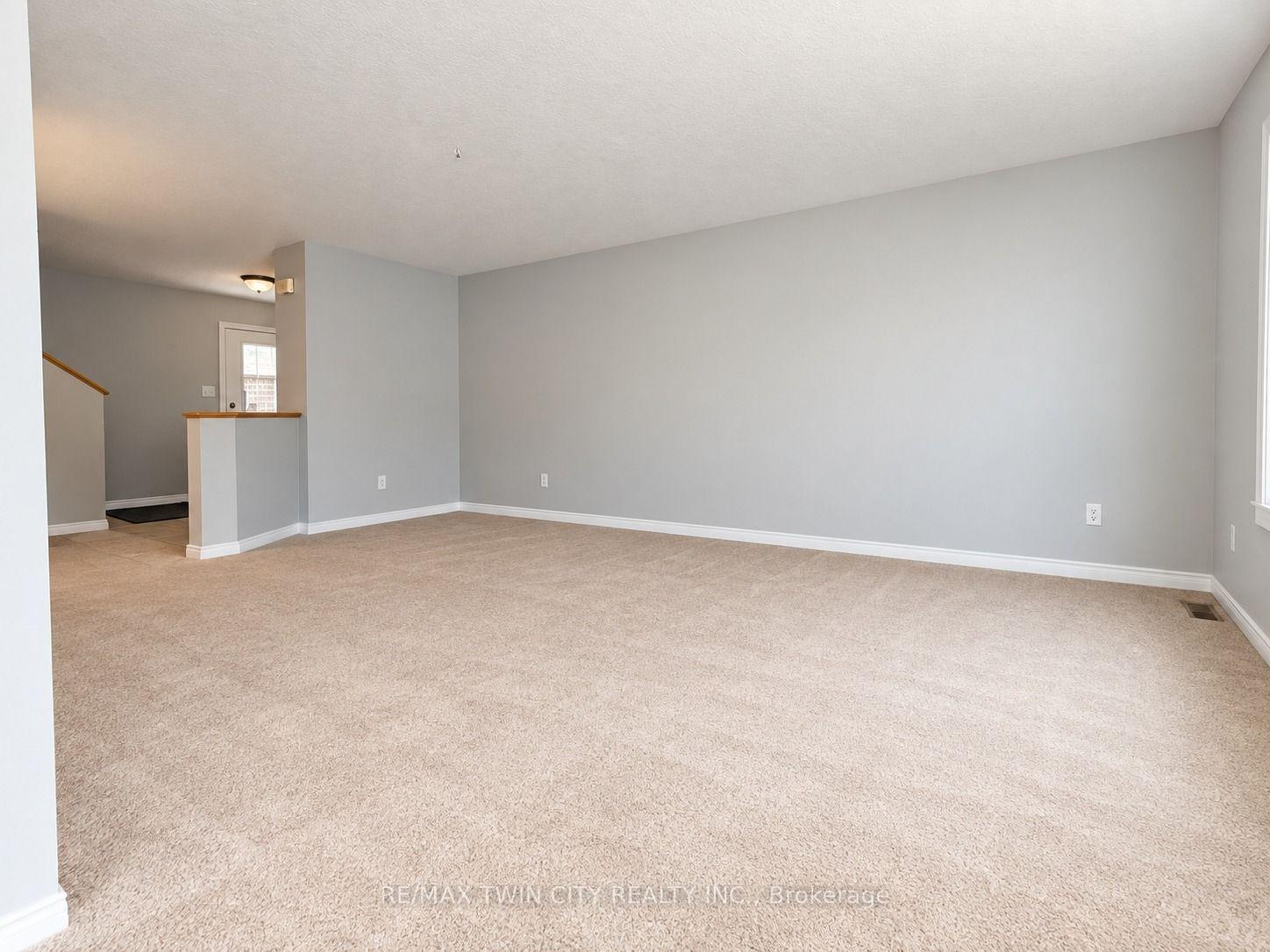 Photo 8 of 63 Orchid Crescent, Kitchener, Larentian West — HOMEH