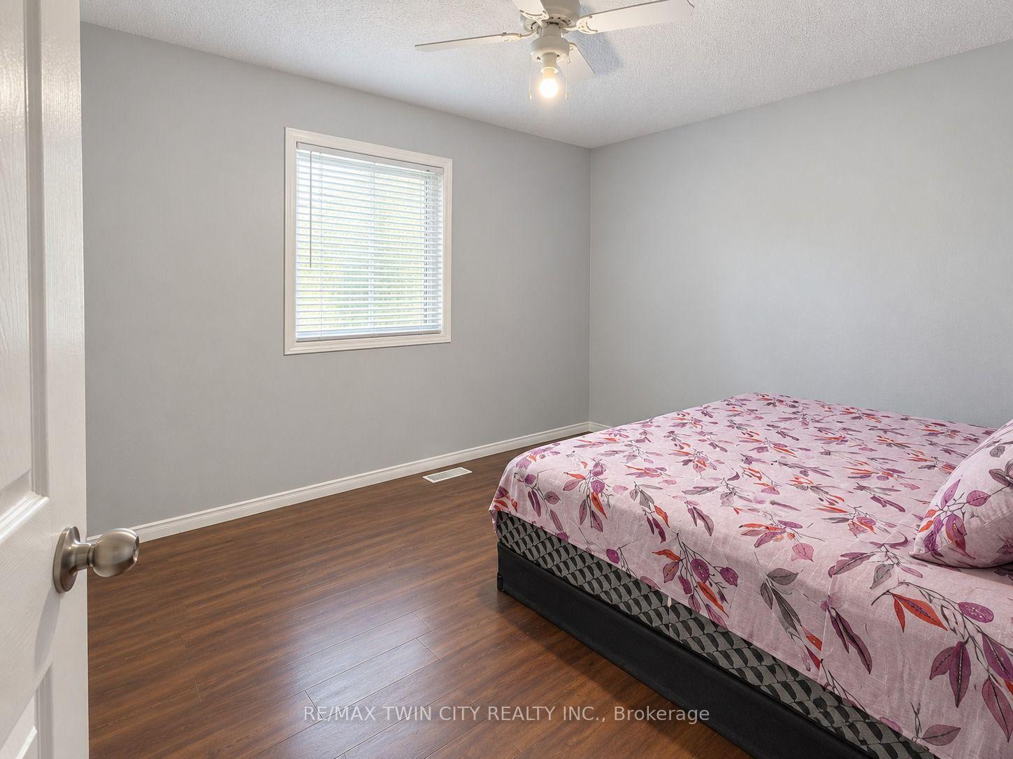 Photo 14 of 63 Orchid Crescent, Kitchener, Larentian West — HOMEH