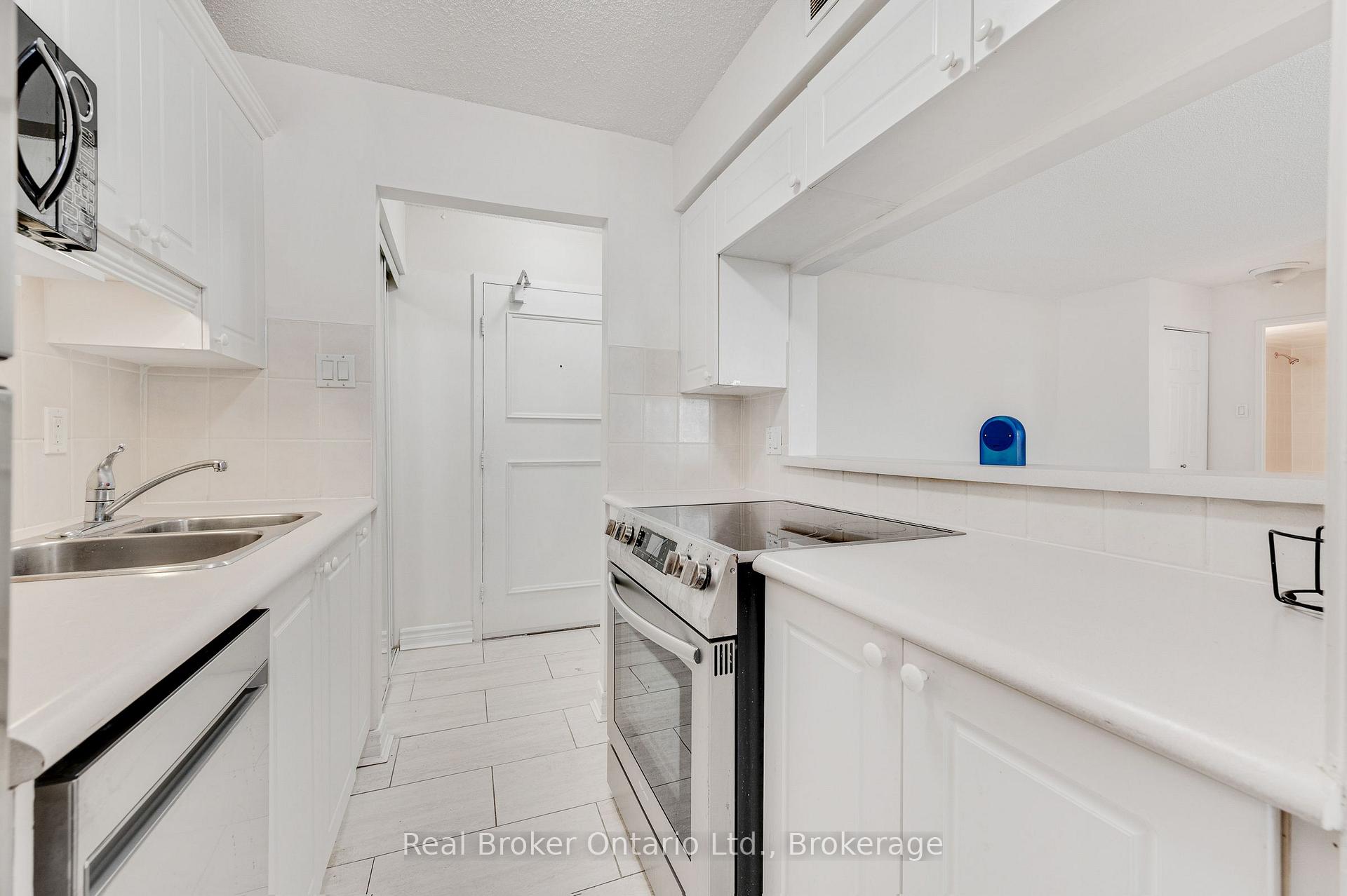 Photo 13 of Unit 802, 1950 Main Street W, Hamilton, Ainslie Wood — HOMEH
