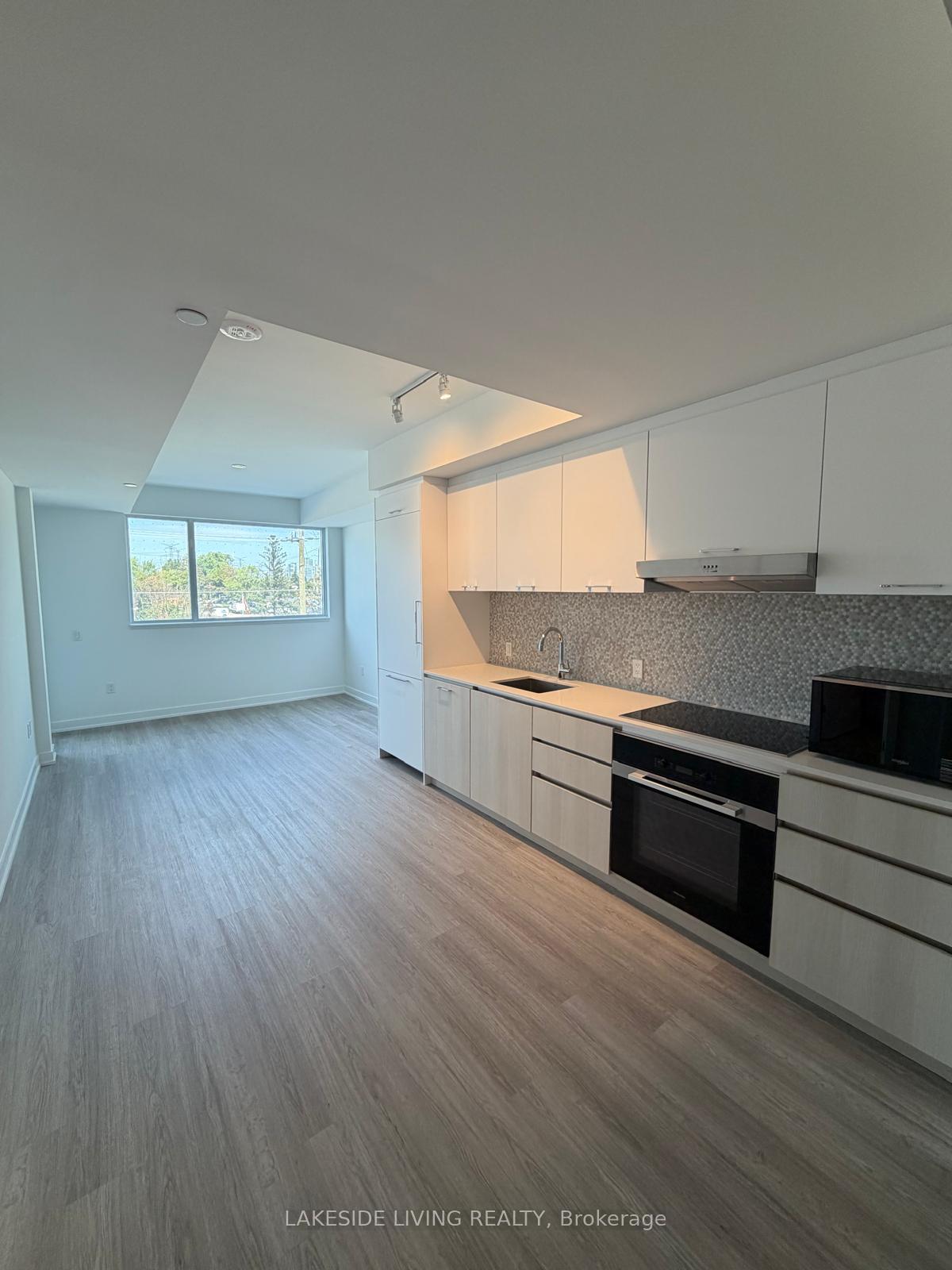 Photo 3 of Unit 309, 8188 Yonge Street, Vaughan, Uplands — HOMEH