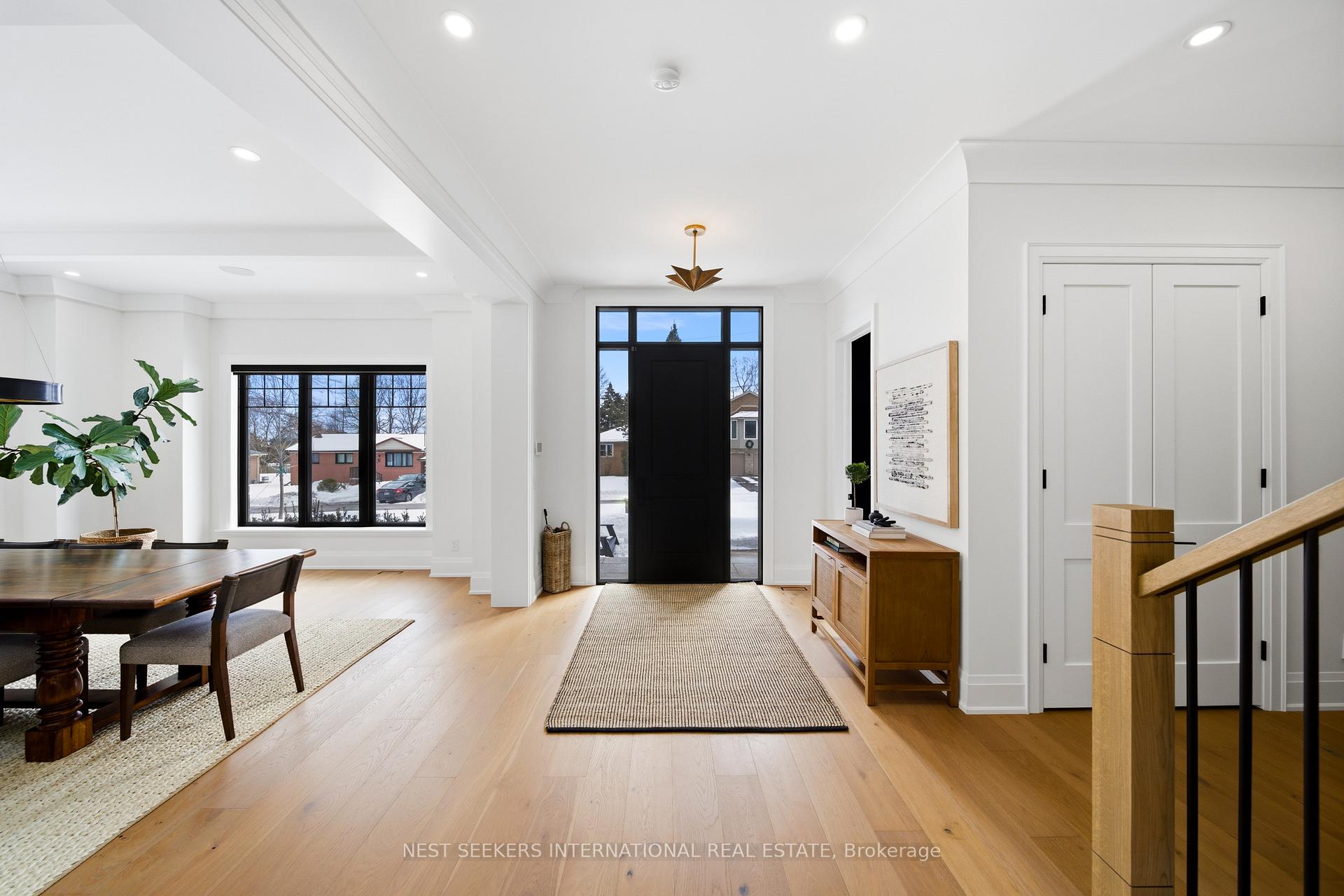 Photo 4 of 26 Royal Avenue, King, Nobleton — HOMEH