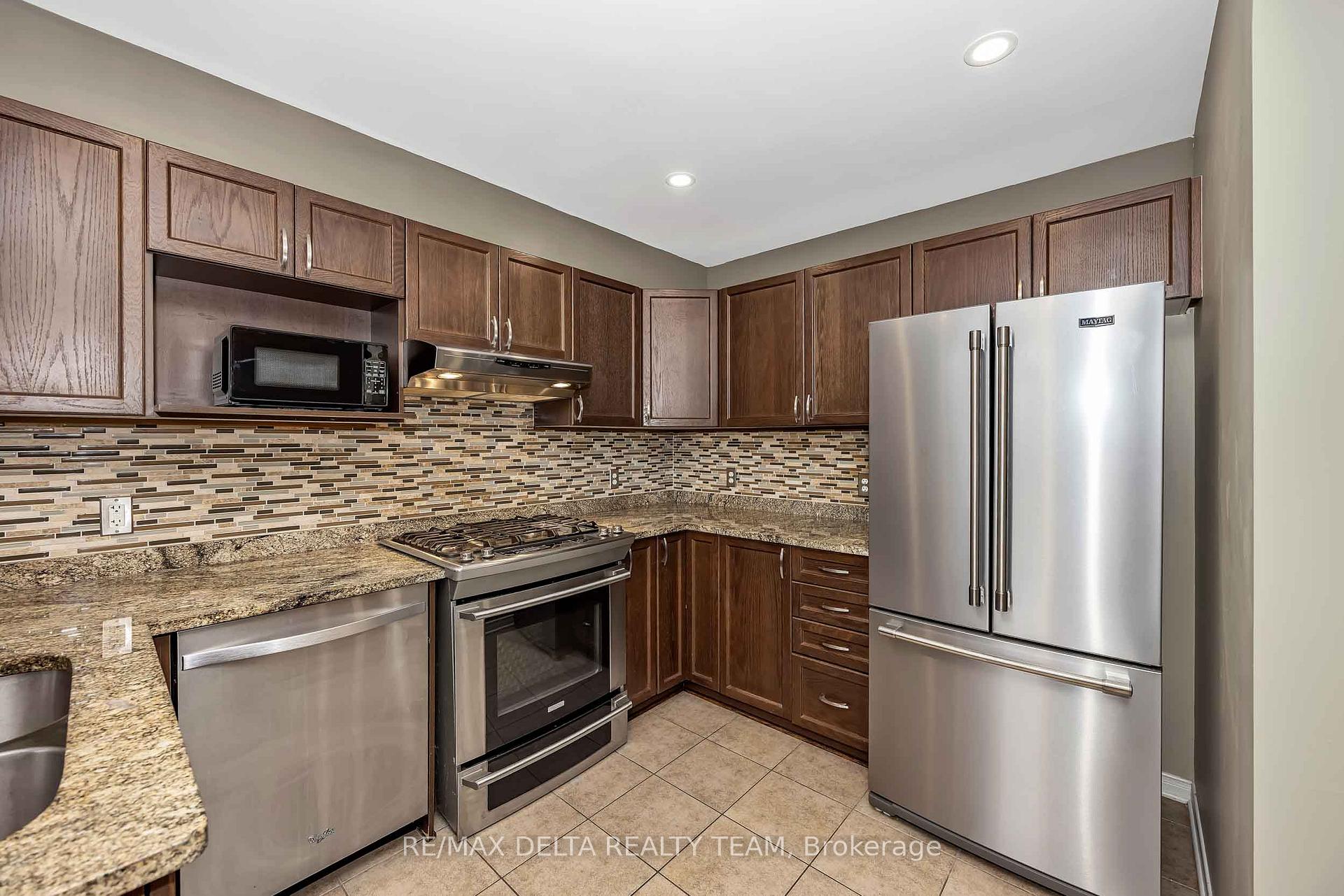 Photo 14 of 253 Cityview Crescent, Ottawa, Springridge/East Village — HOMEH