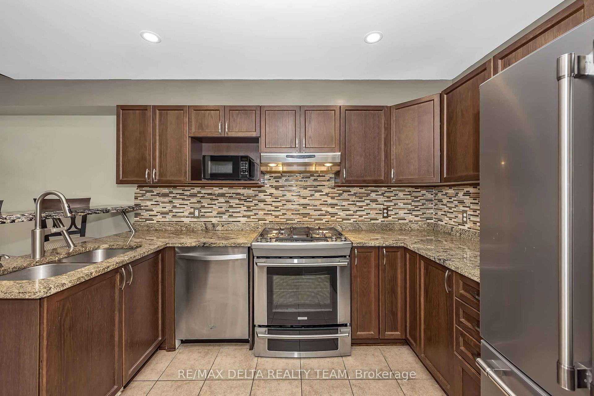 Photo 15 of 253 Cityview Crescent, Ottawa, Springridge/East Village — HOMEH