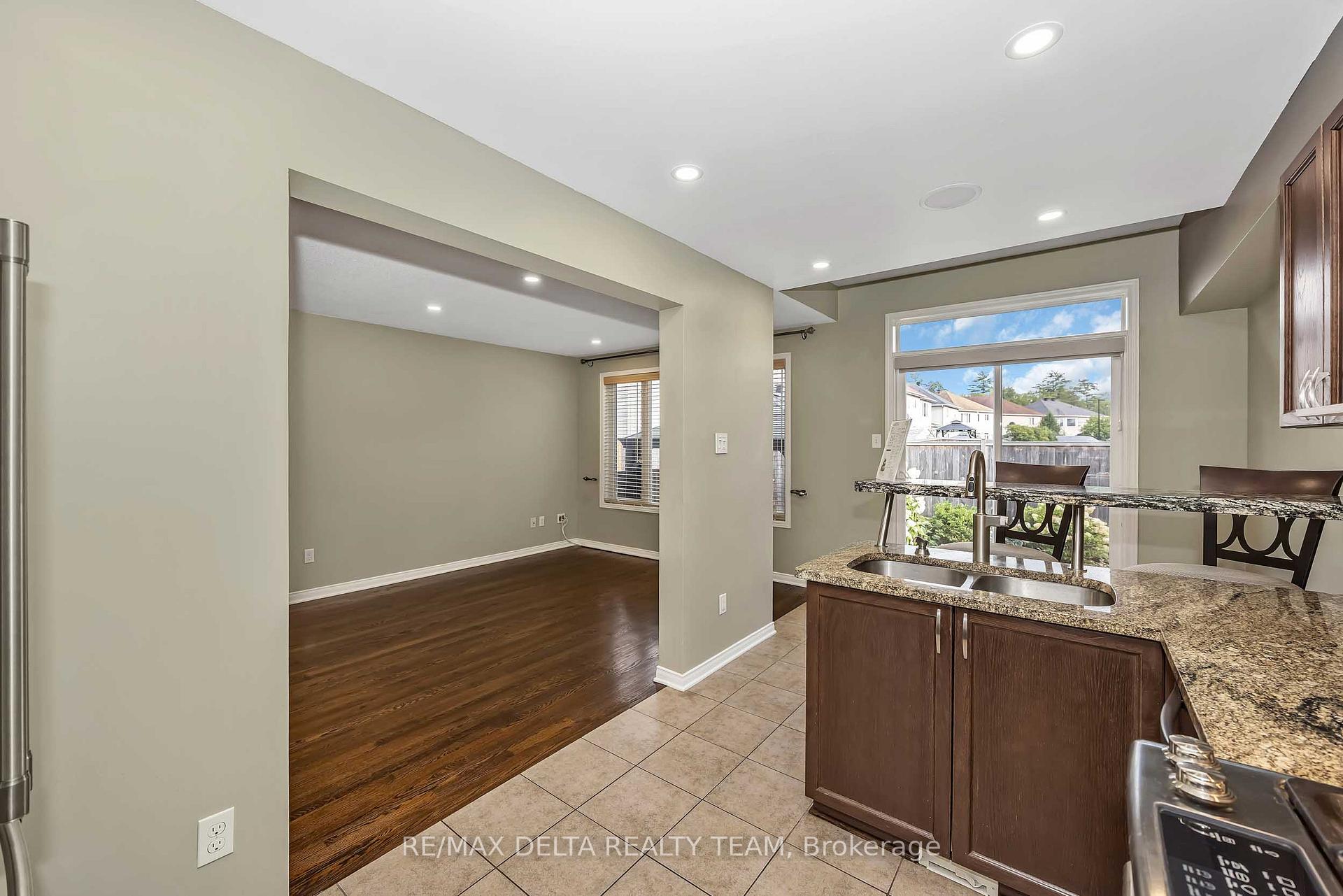 Photo 16 of 253 Cityview Crescent, Ottawa, Springridge/East Village — HOMEH