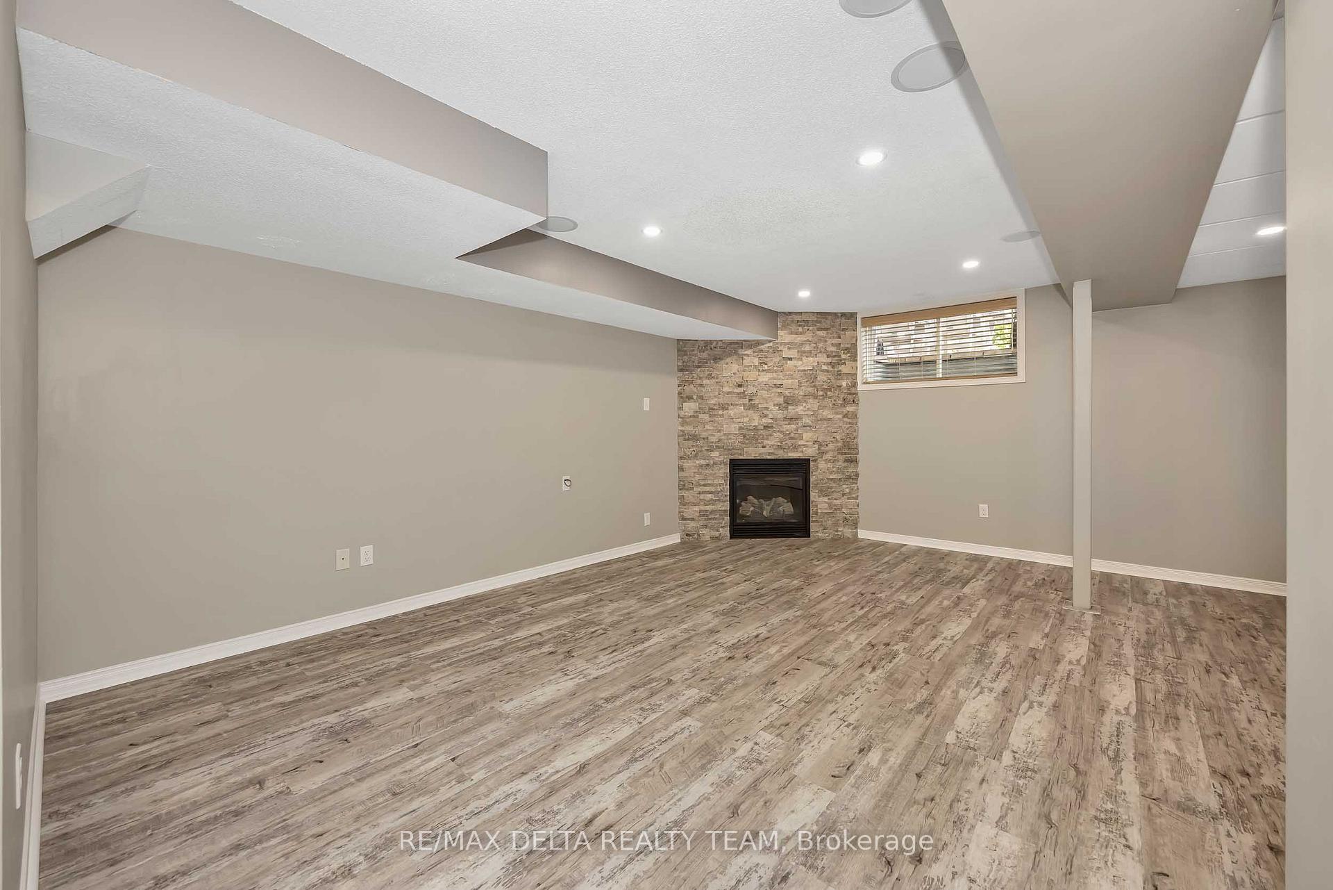 Photo 37 of 253 Cityview Crescent, Ottawa, Springridge/East Village — HOMEH