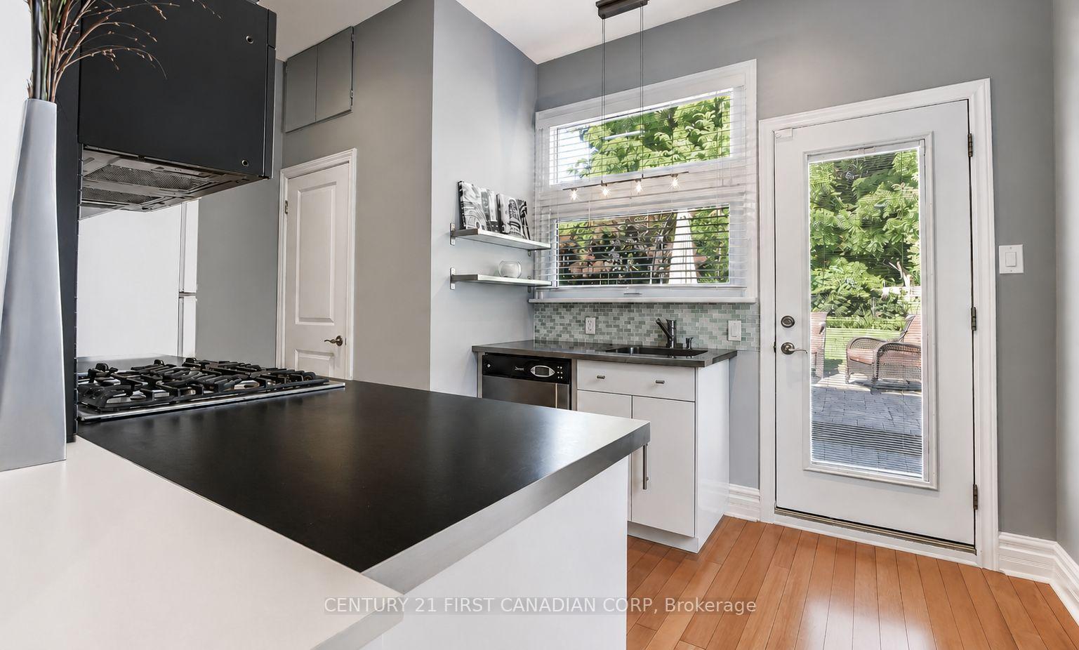 Photo 9 of 103 Edward Street, London, South F — HOMEH