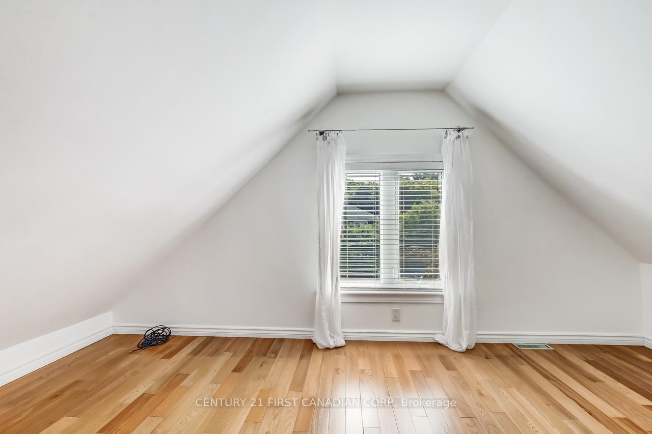 Photo 11 of 103 Edward Street, London, South F — HOMEH