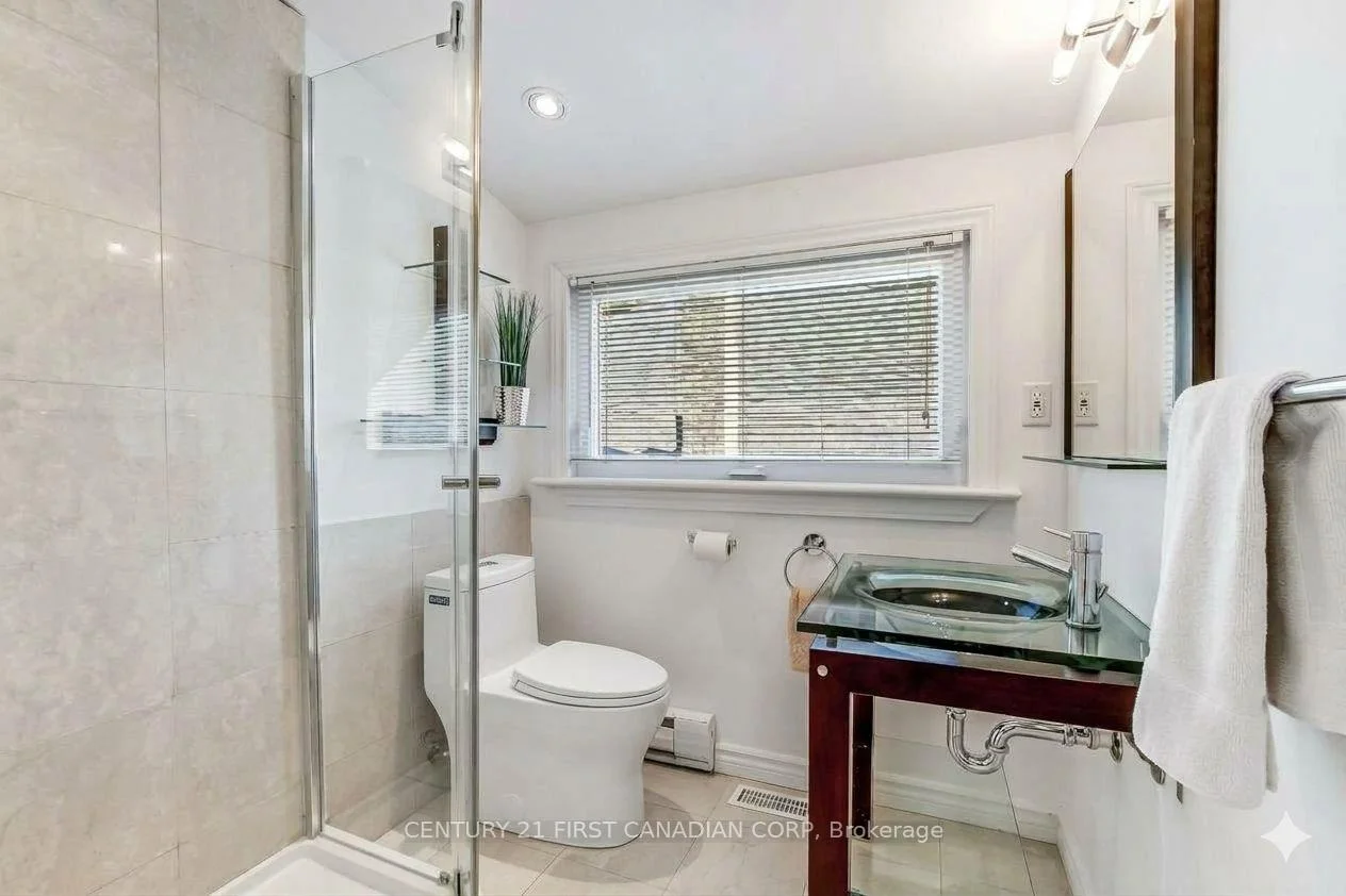 Photo 10 of 103 Edward Street, London, South F — HOMEH