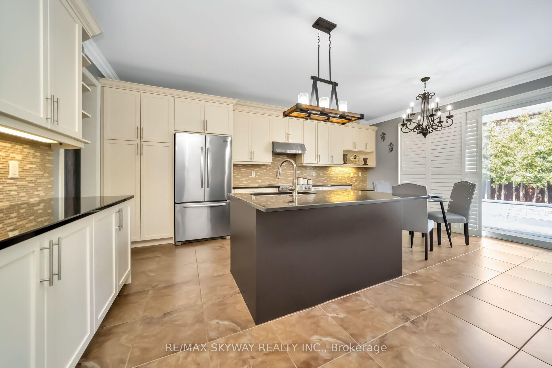 Photo 10 of 51 Learmont Avenue, Caledon, Rural Caledon — HOMEH