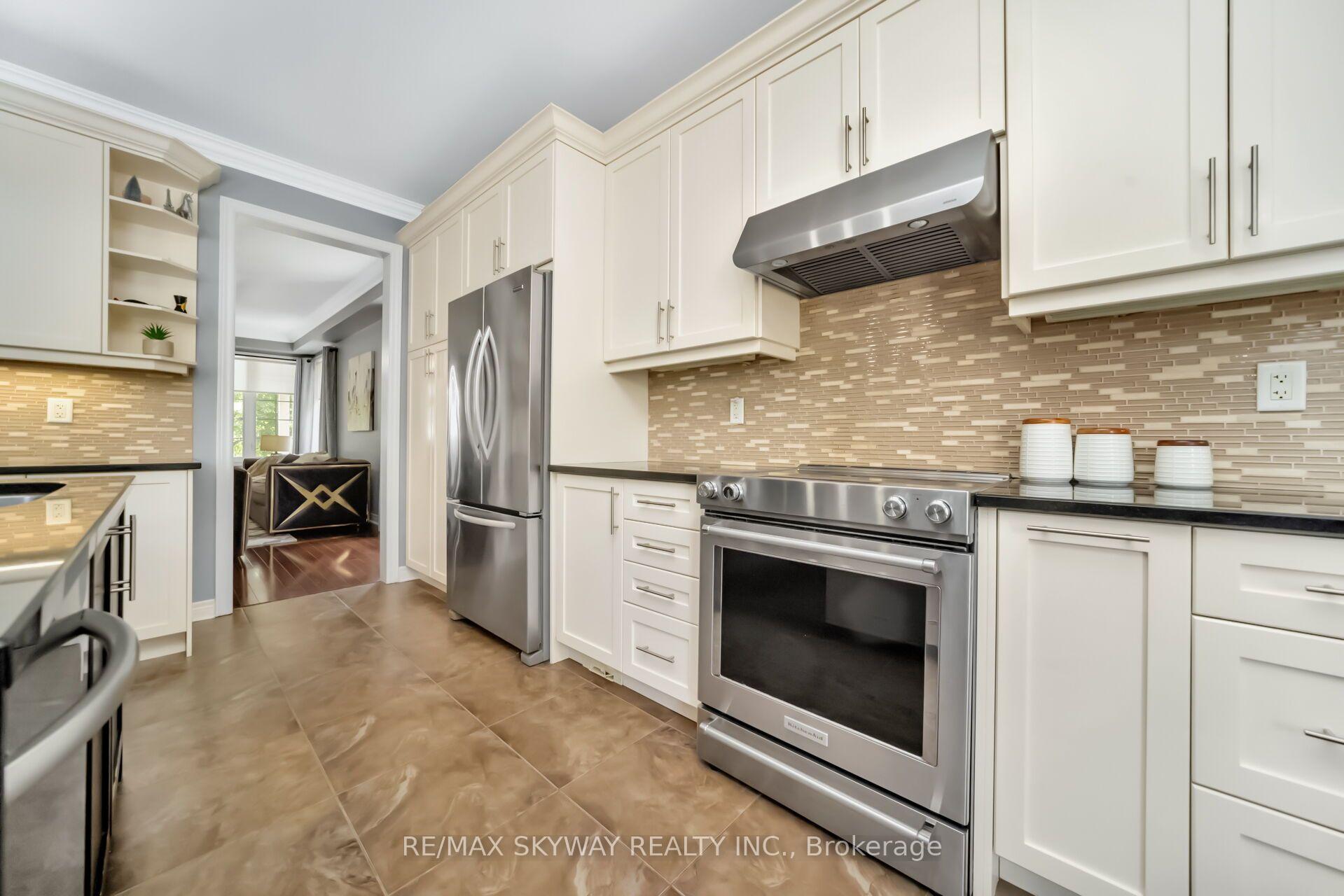 Photo 13 of 51 Learmont Avenue, Caledon, Rural Caledon — HOMEH