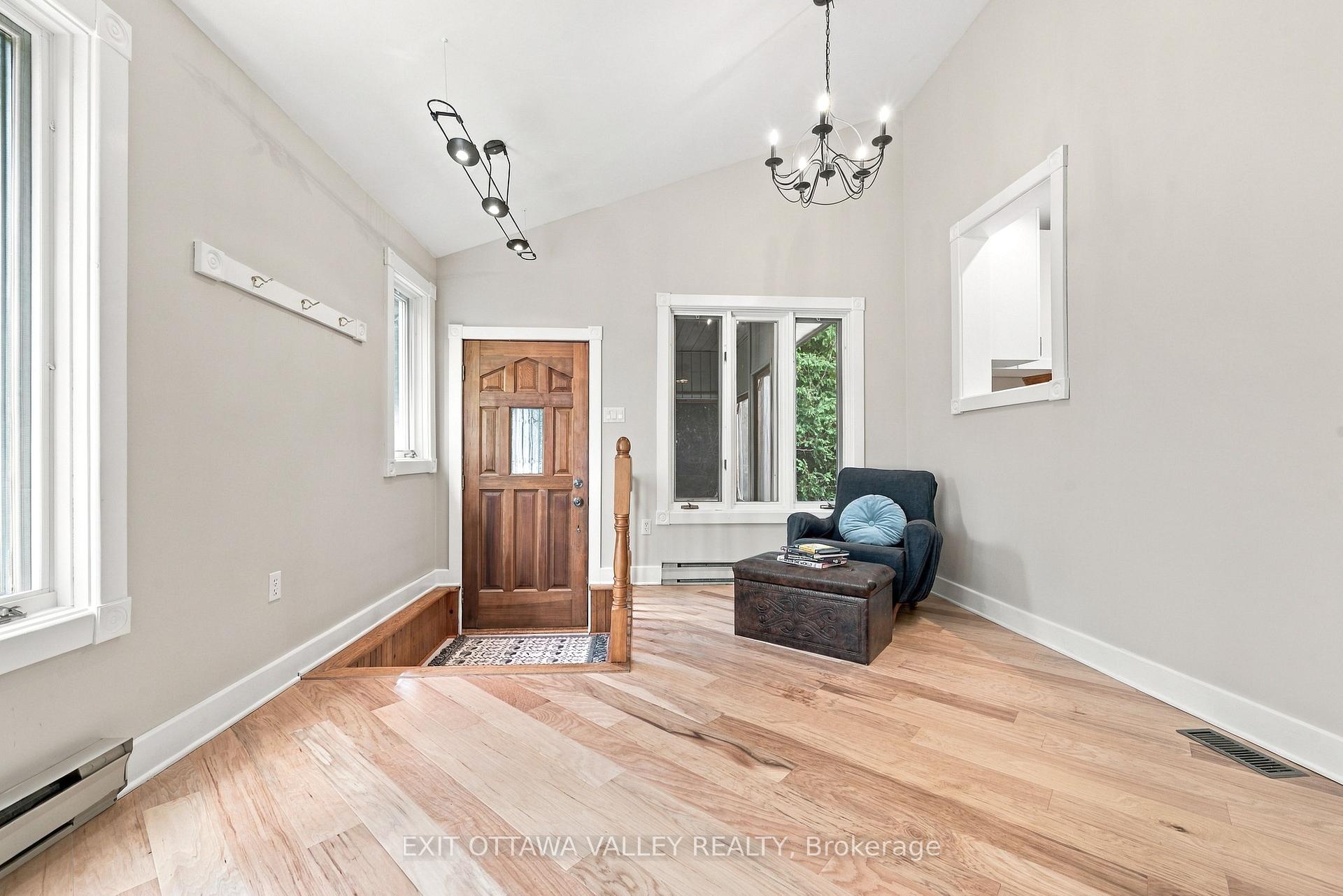 Photo 4 of 5 Silvie Street, Deep River, Deep River — HOMEH