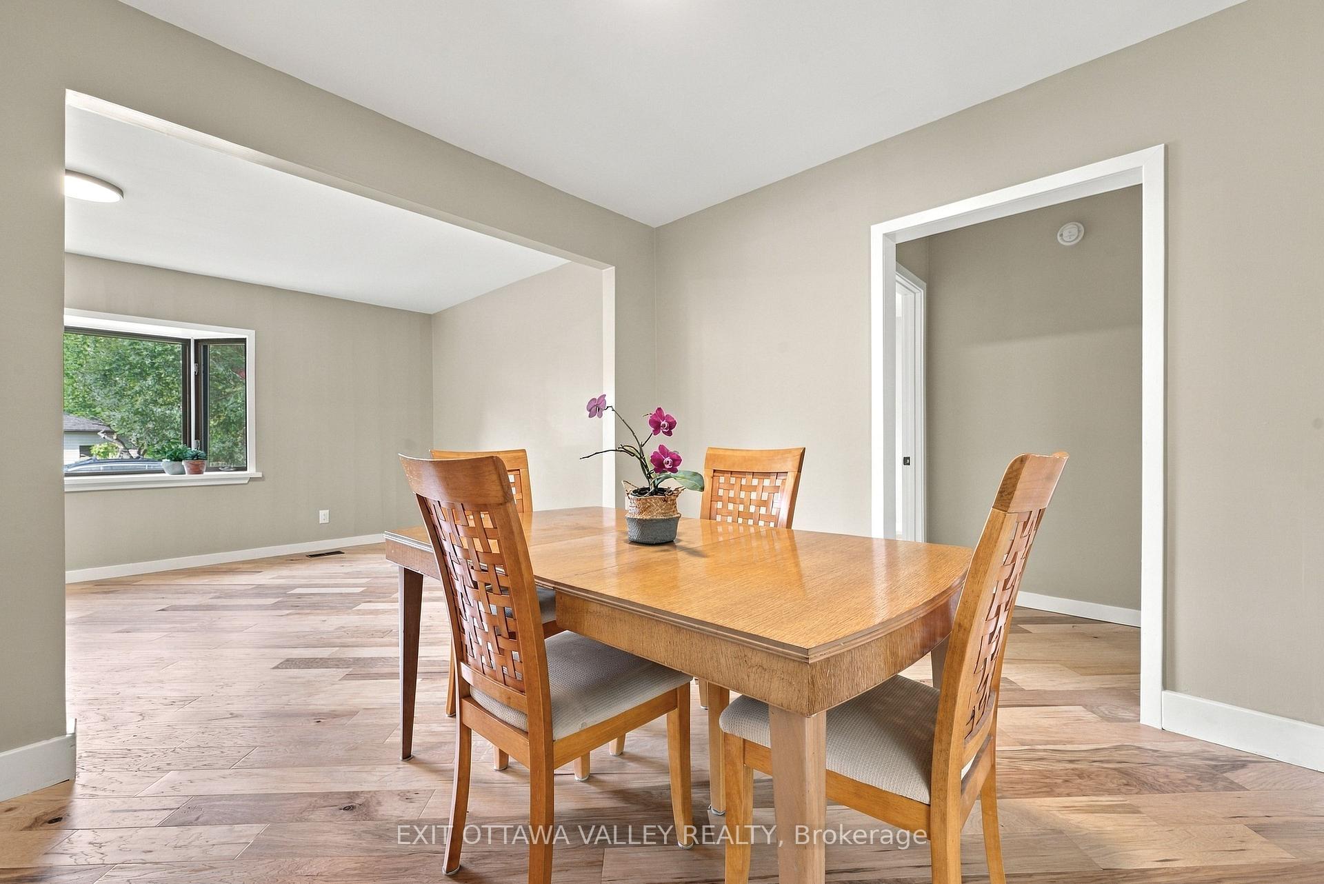 Photo 10 of 5 Silvie Street, Deep River, Deep River — HOMEH