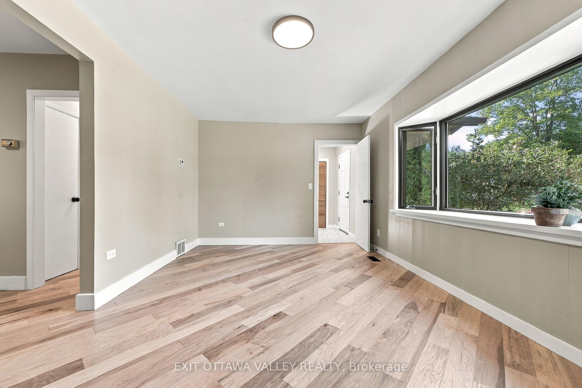 Photo 14 of 5 Silvie Street, Deep River, Deep River — HOMEH