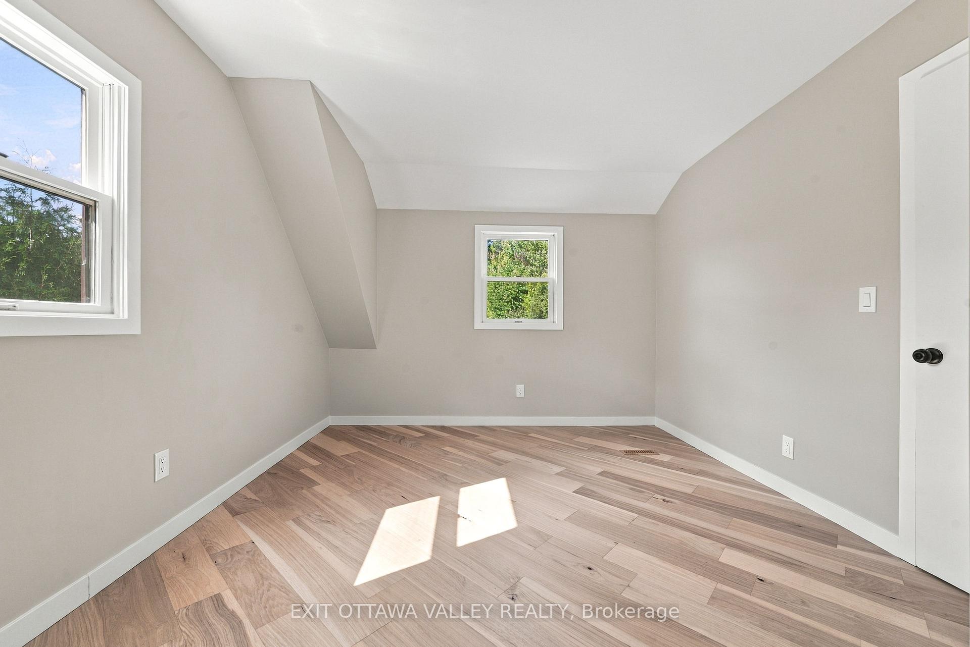 Photo 32 of 5 Silvie Street, Deep River, Deep River — HOMEH