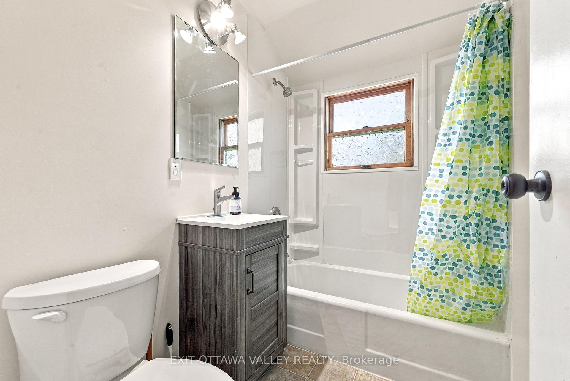 Photo 39 of 5 Silvie Street, Deep River, Deep River — HOMEH