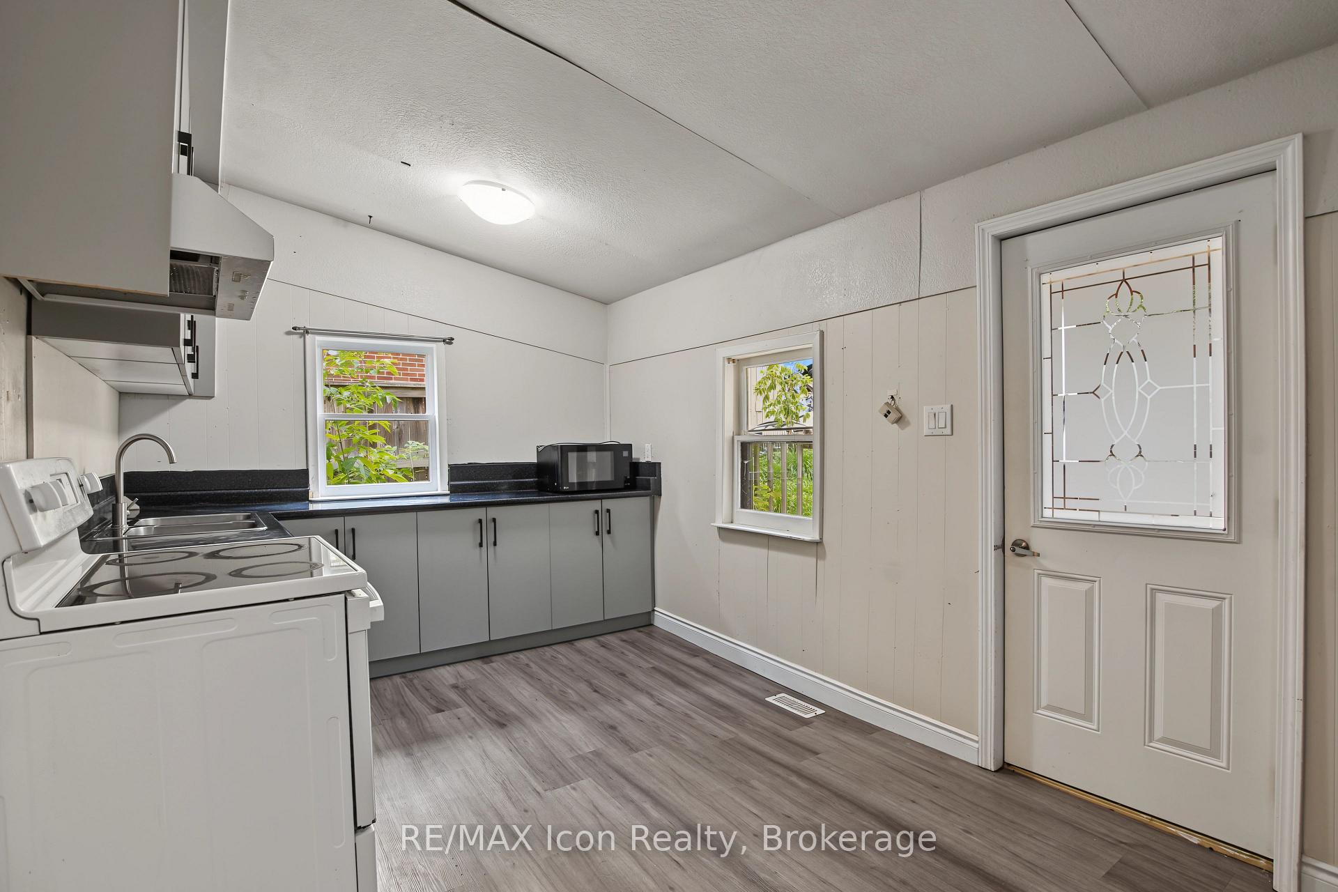 Photo 25 of 188 Stevenson Street N, Guelph, St. George's — HOMEH
