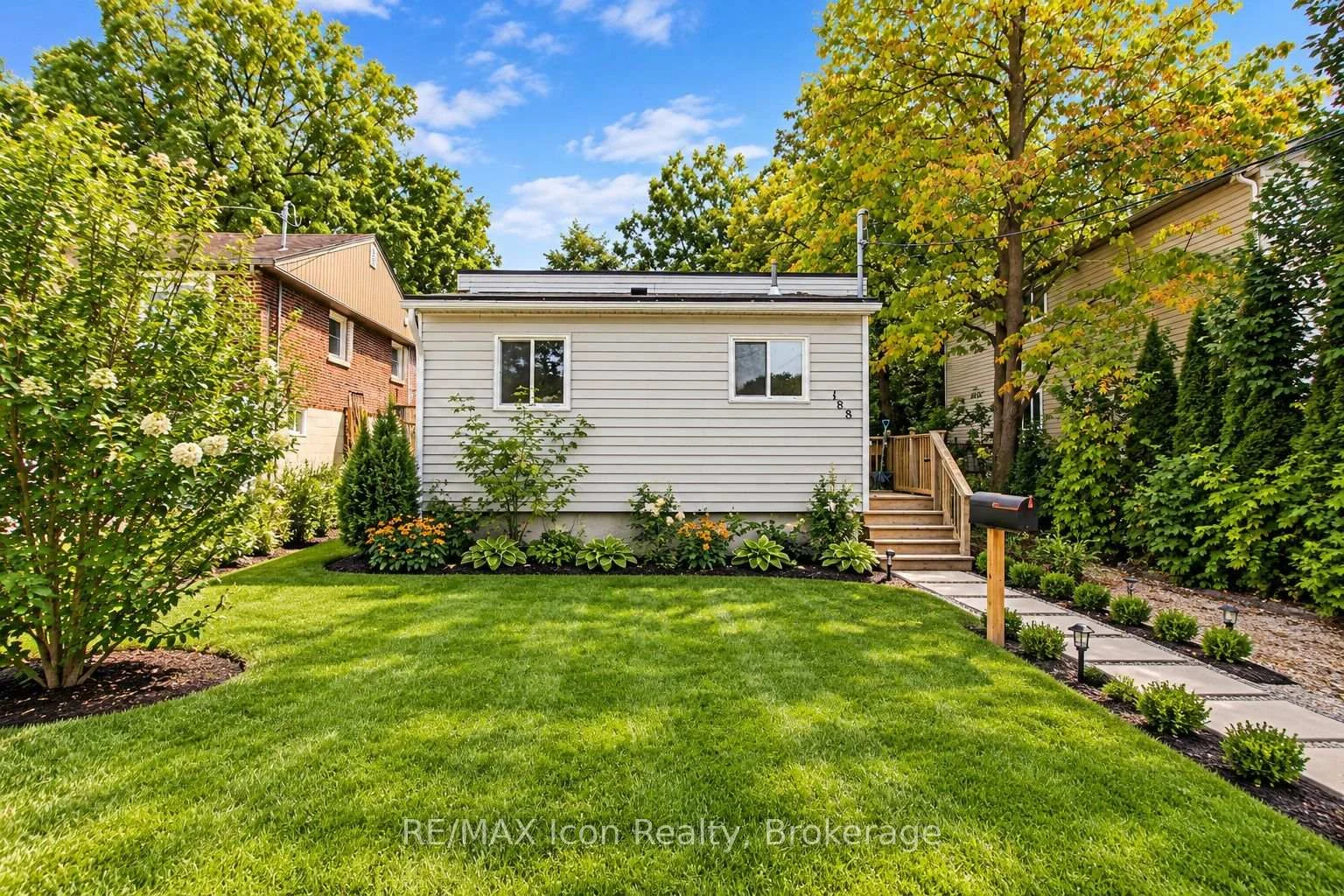Photo of 188 Stevenson Street N