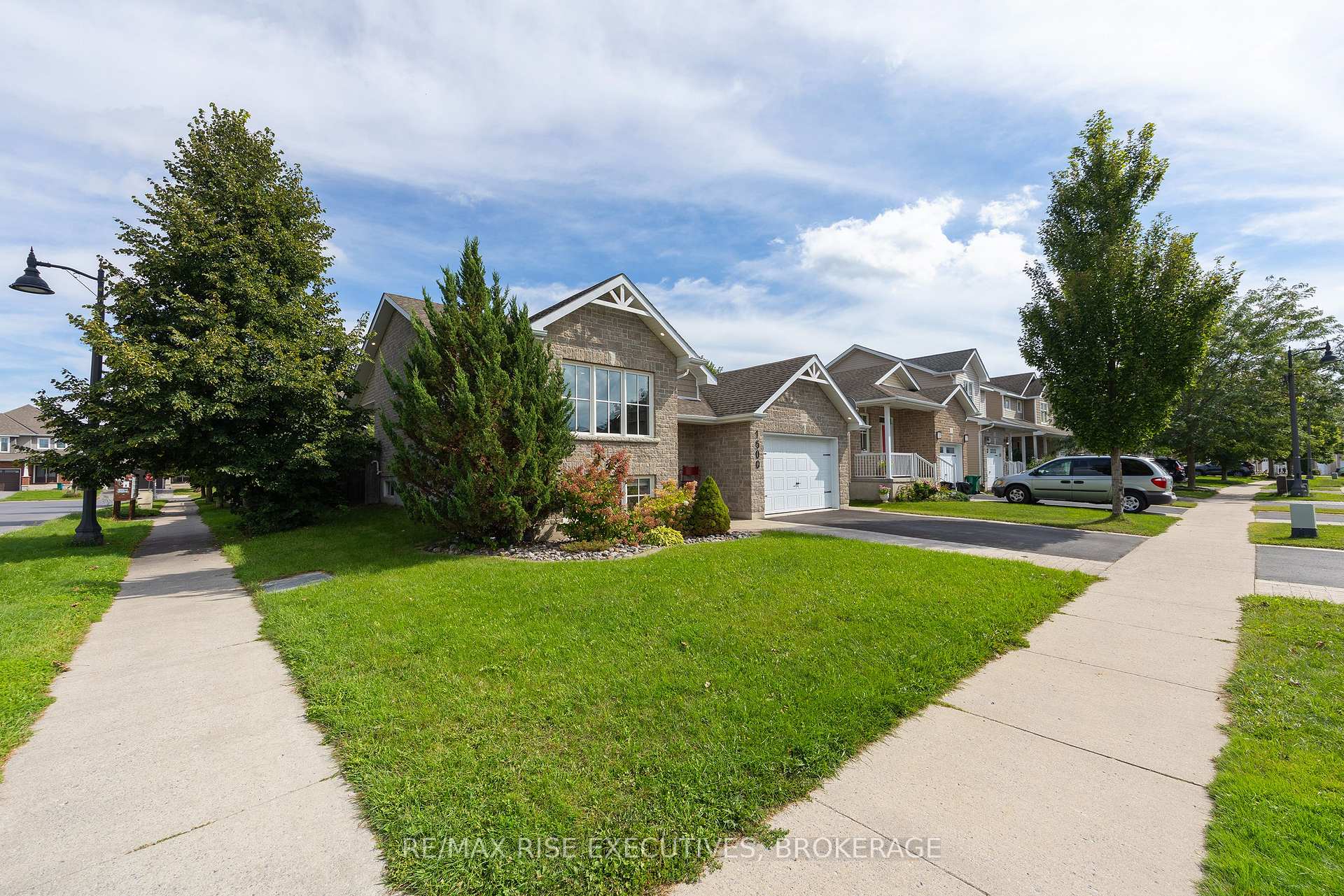 Photo 2 of 1500 Crimson Crescent, Kingston, City Northwest — HOMEH