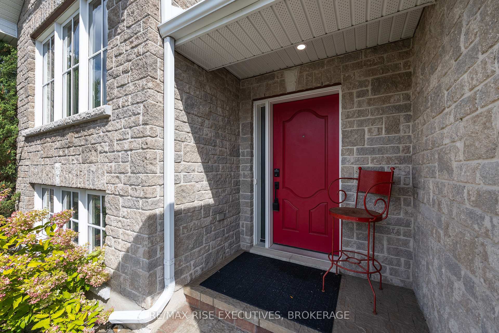 Photo 3 of 1500 Crimson Crescent, Kingston, City Northwest — HOMEH