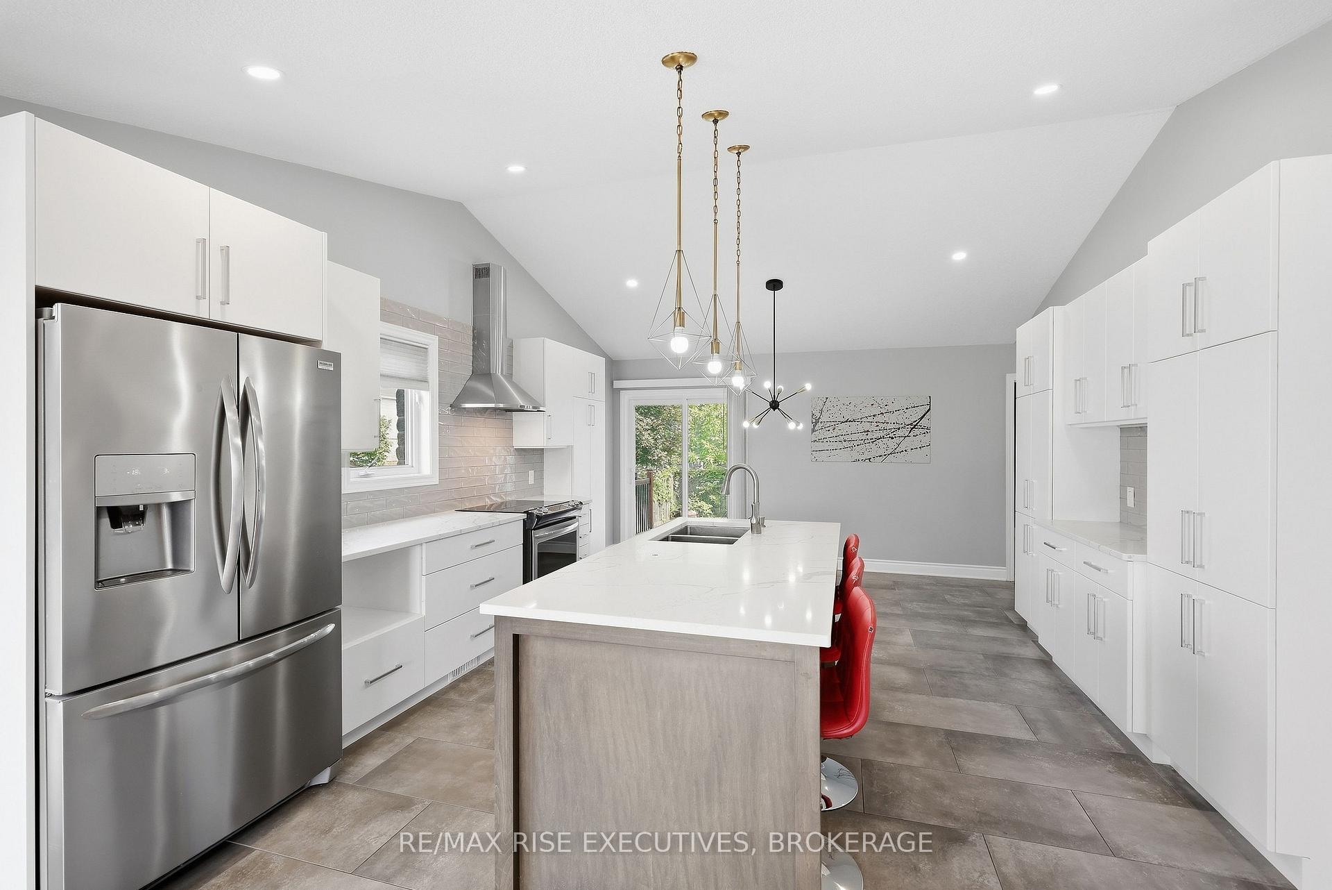 Photo 9 of 1500 Crimson Crescent, Kingston, City Northwest — HOMEH