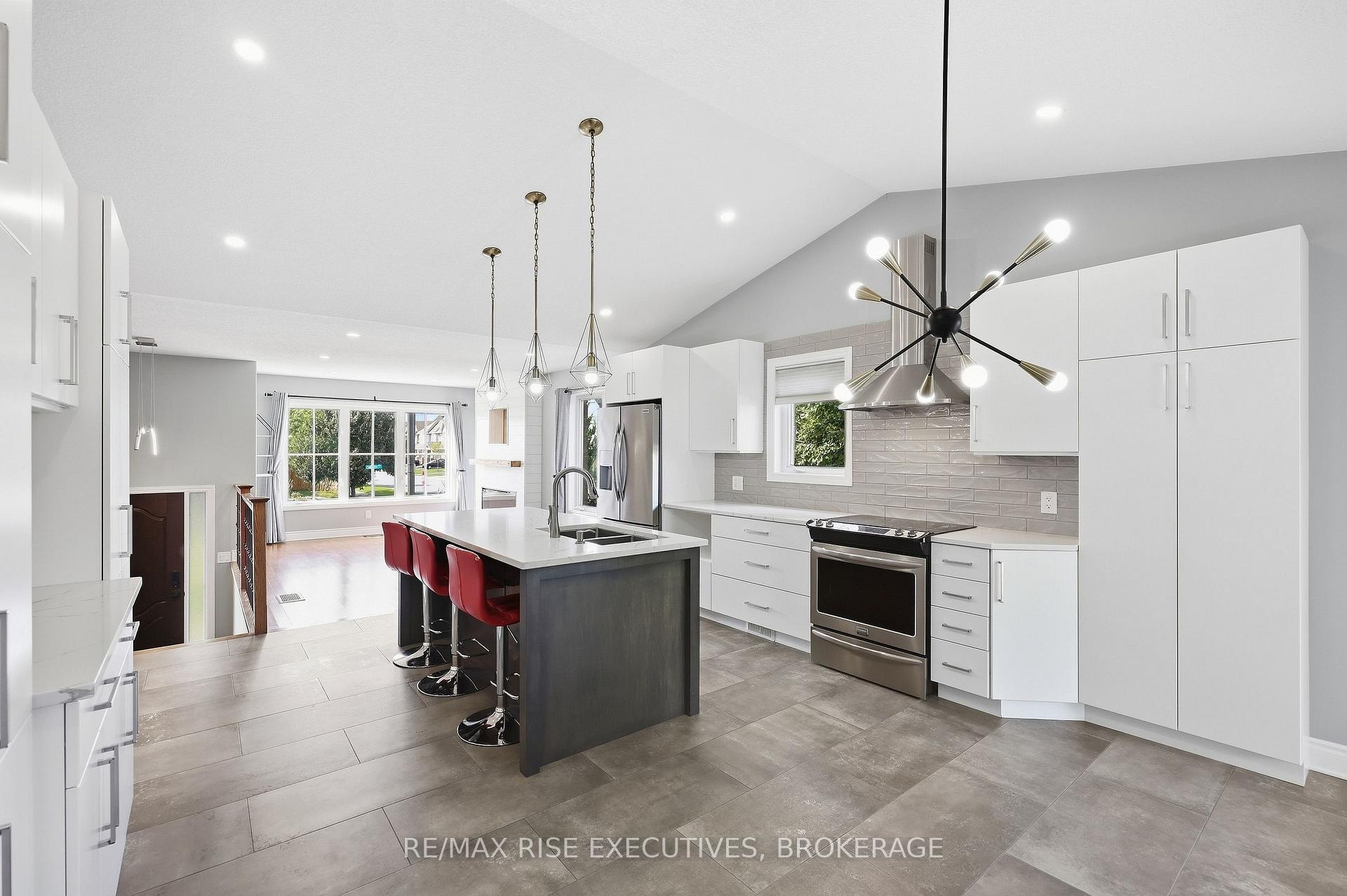 Photo 11 of 1500 Crimson Crescent, Kingston, City Northwest — HOMEH